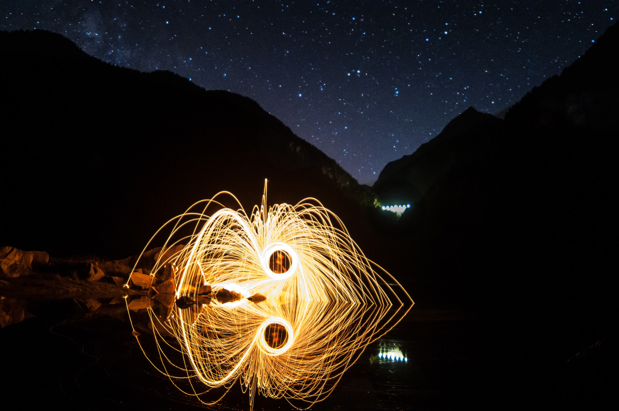 Samyang 14mm F2.8 ED AS IF UMC sample photo. Steel wool photography