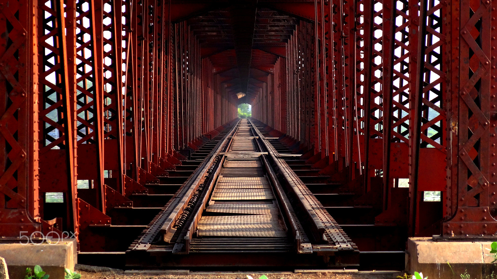 Sony Cyber-shot DSC-HX7V sample photo. Railroad photography