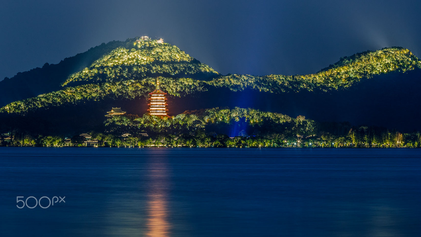 Canon EF 135mm F2L USM sample photo. G20 hangzhou photography