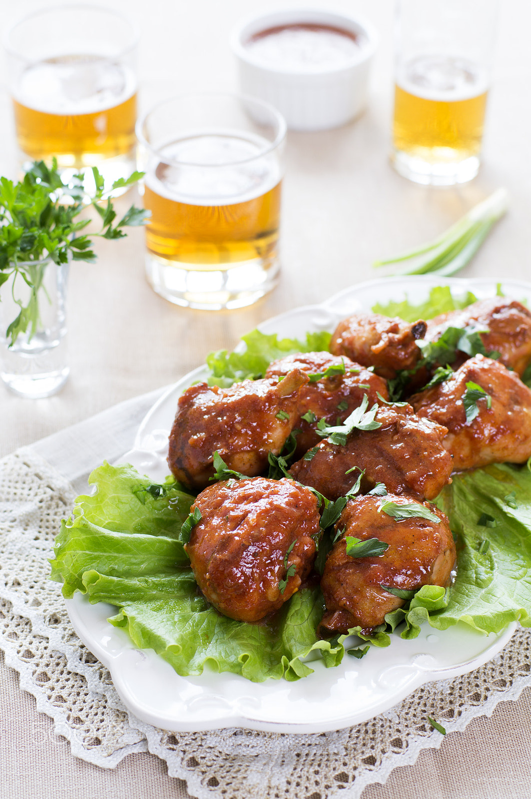 Sony SLT-A37 + Sony 50mm F1.4 sample photo. Buffalo chicken drumsticks with beer photography