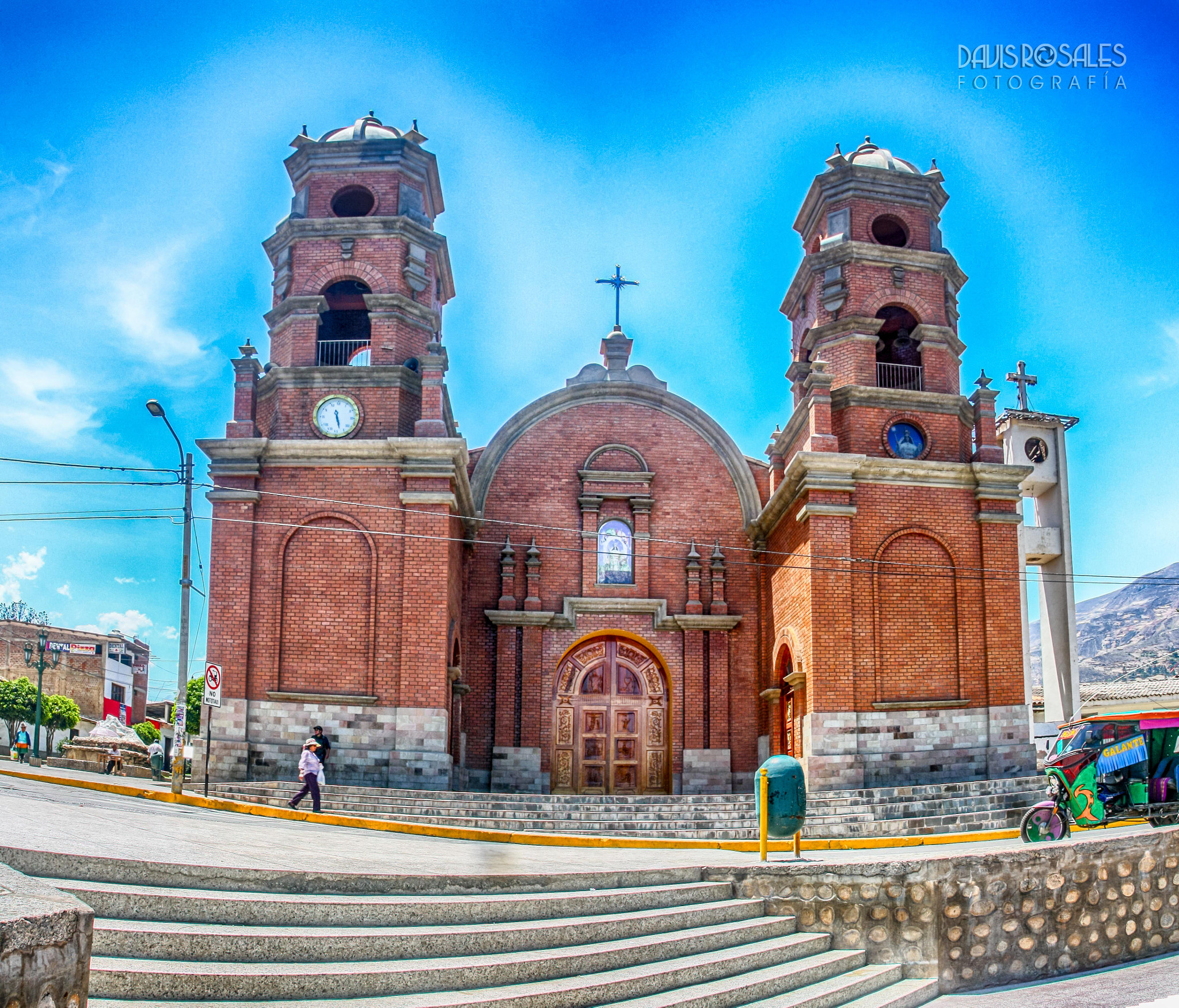 Sigma 18-200mm f/3.5-6.3 DC OS sample photo. Iglesia de nuestra señora de la merced-carhuaz photography