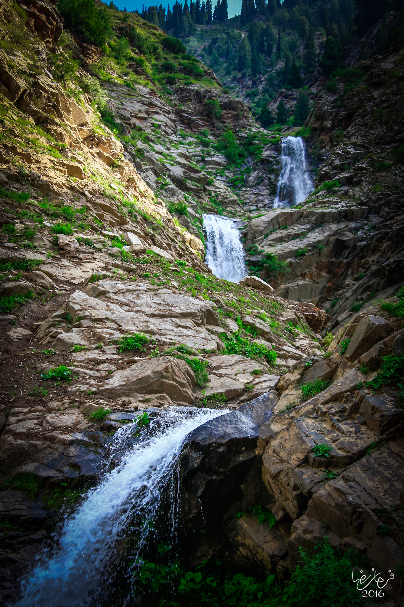 Sigma 18-200mm f/3.5-6.3 DC OS sample photo. Waterfall towards jalkhad photography