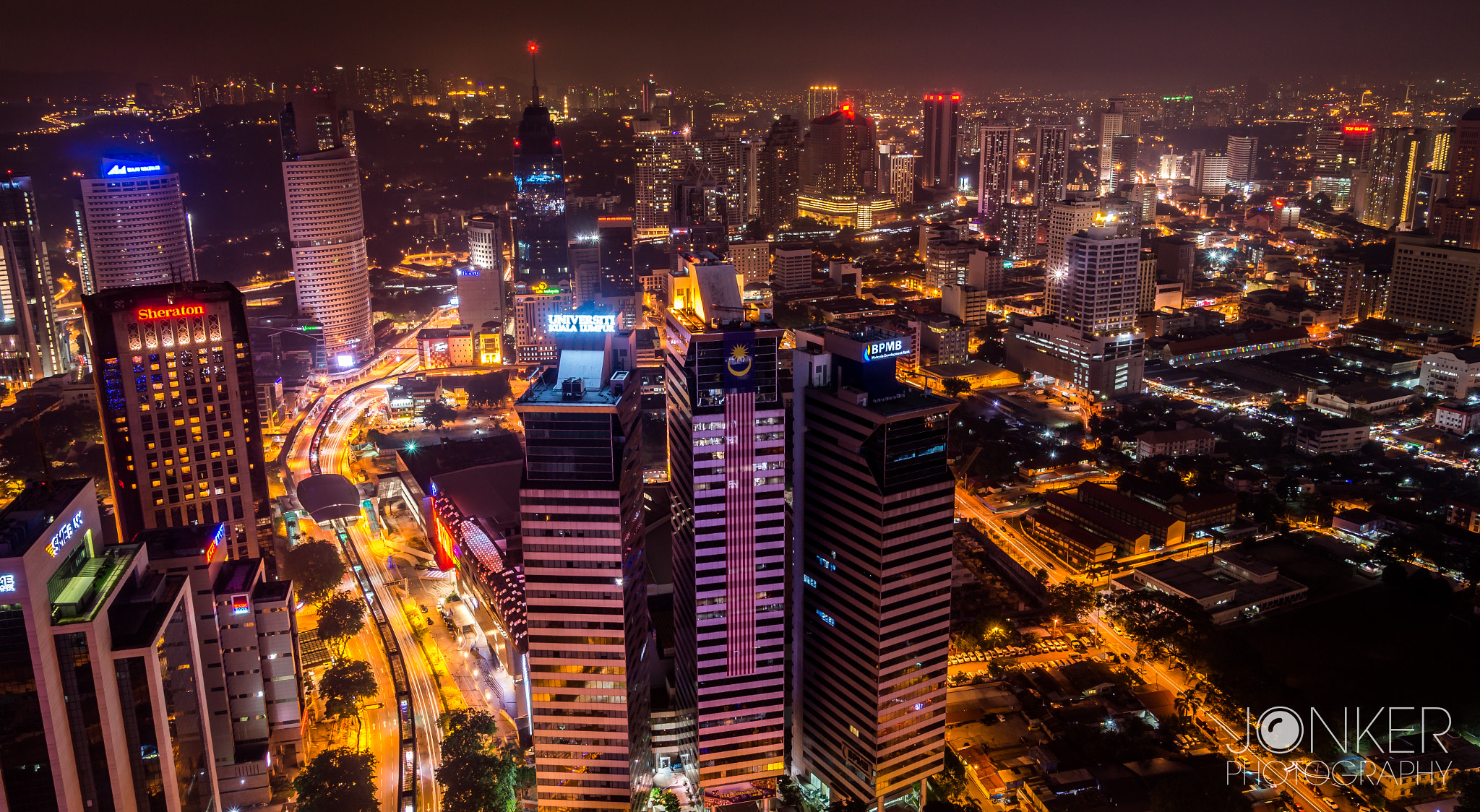 Tamron 18-270mm F3.5-6.3 Di II PZD sample photo. Streets of kuala lumpur photography