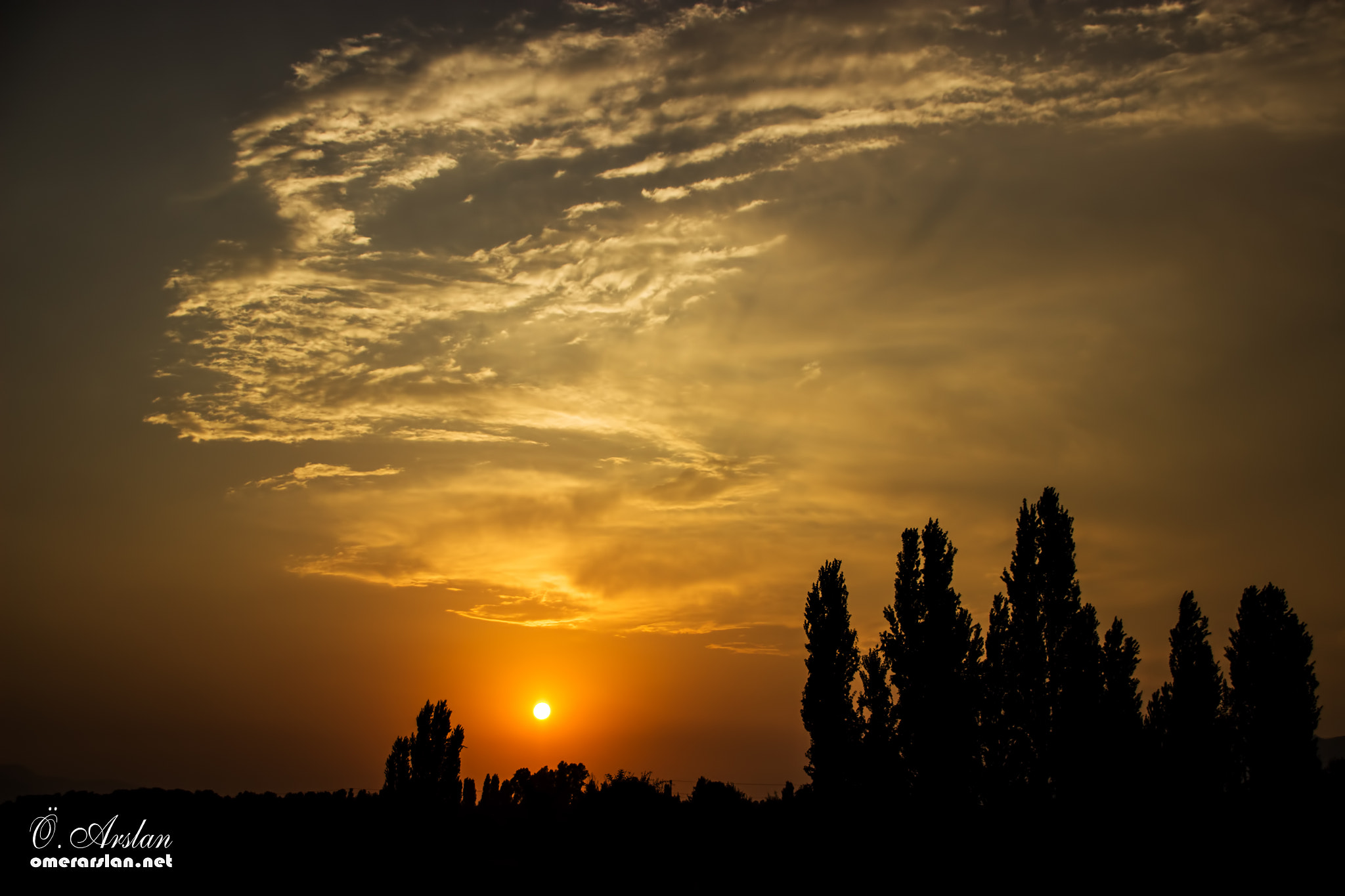 Canon EOS 600D (Rebel EOS T3i / EOS Kiss X5) + Canon TS-E 90mm F2.8 Tilt-Shift sample photo. Sunset photography