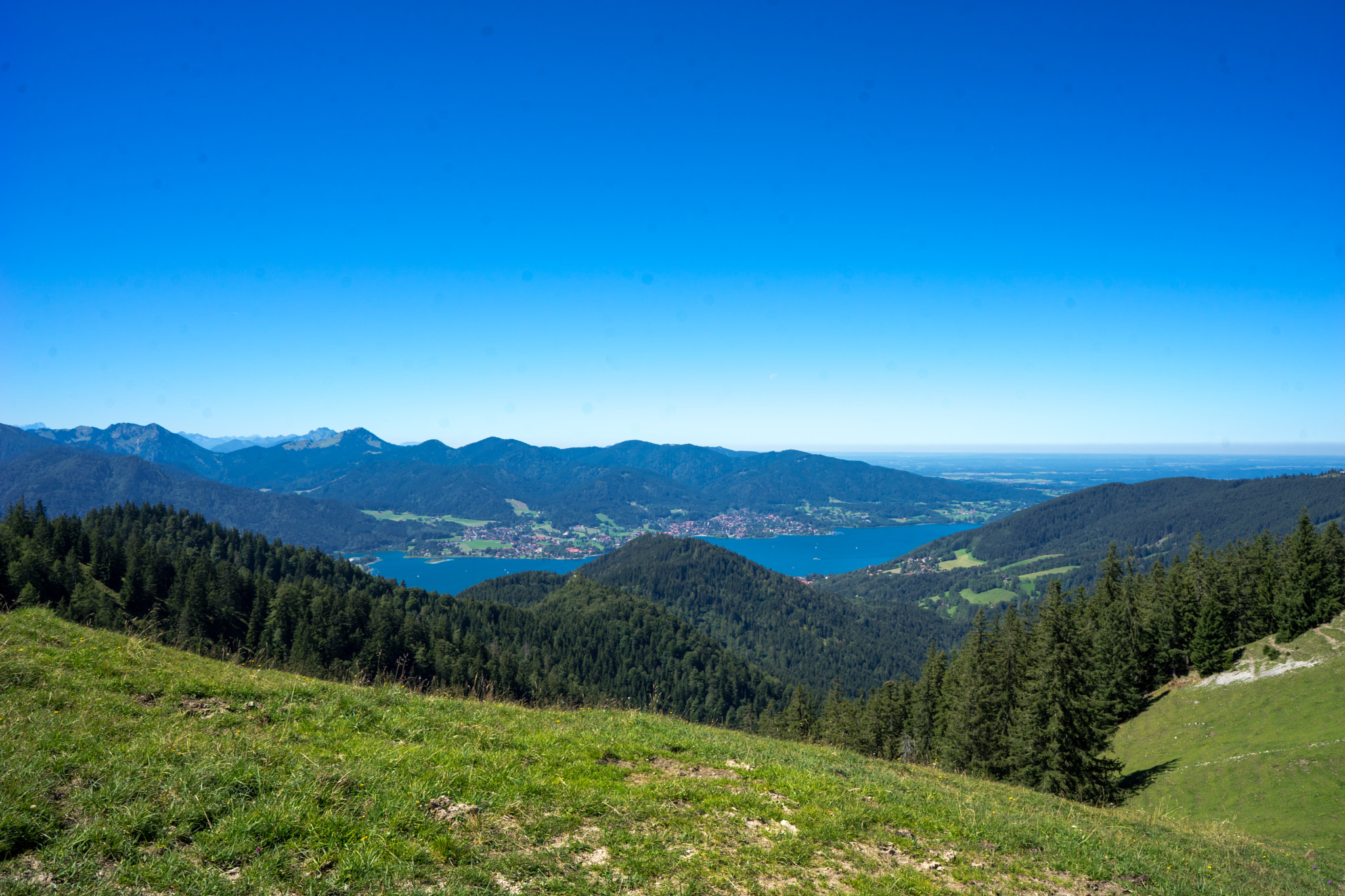 Sony a7 II + ZEISS Batis 25mm F2 sample photo. Hike above tegernsee photography