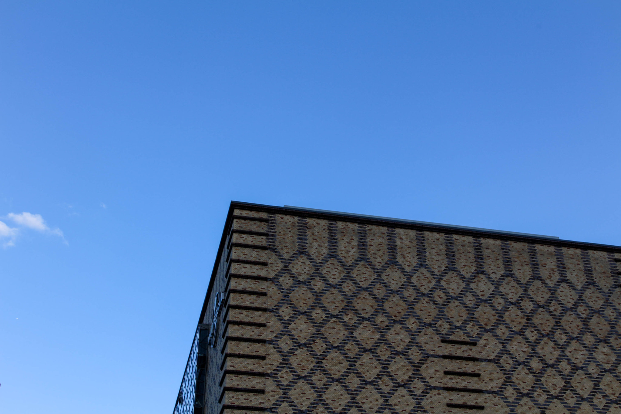 Sigma 18-200mm f/3.5-6.3 DC OS sample photo. Berlin building #3 photography