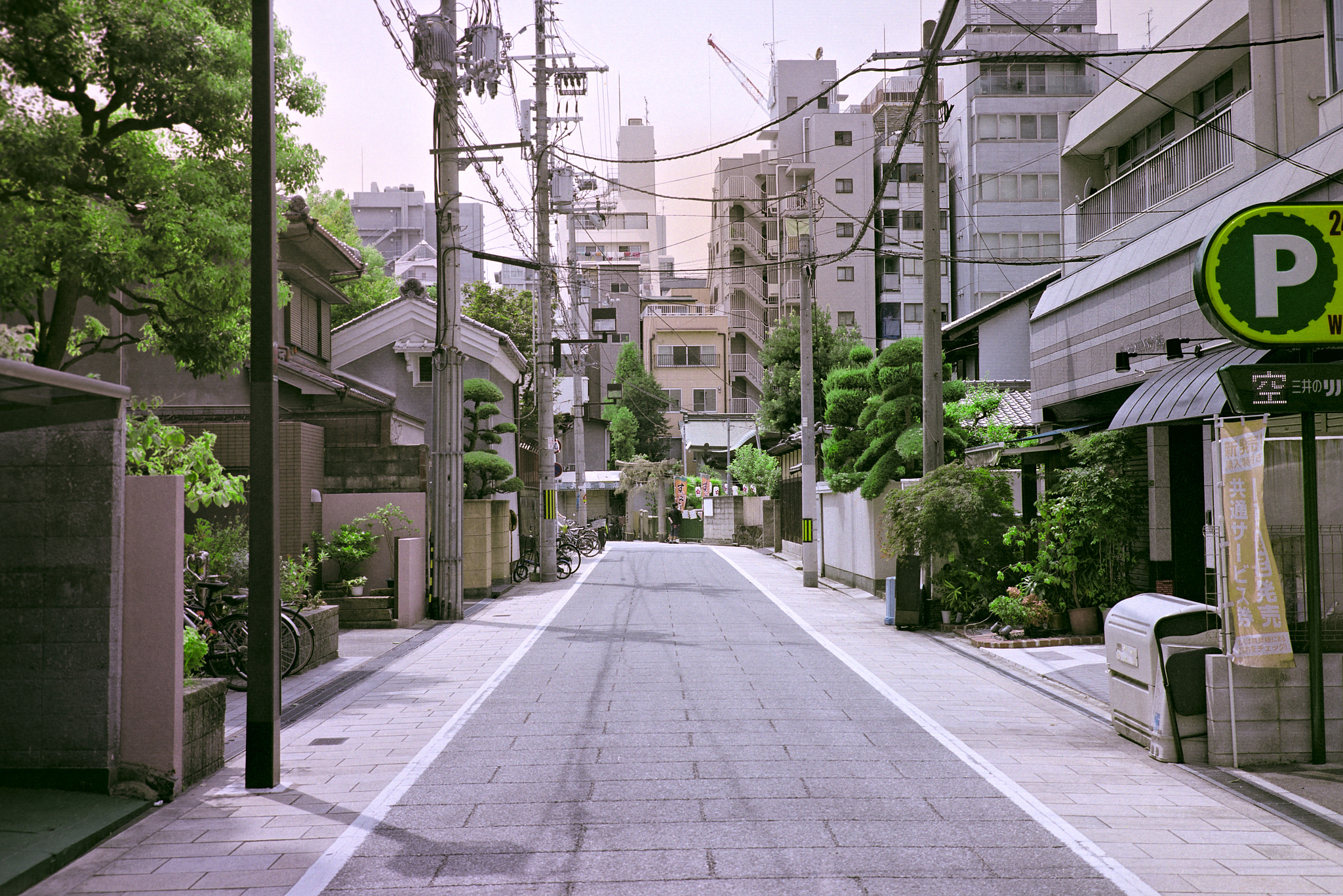 Canon EF 100mm F2.8 Macro USM sample photo. A peaceful street in north osaka photography