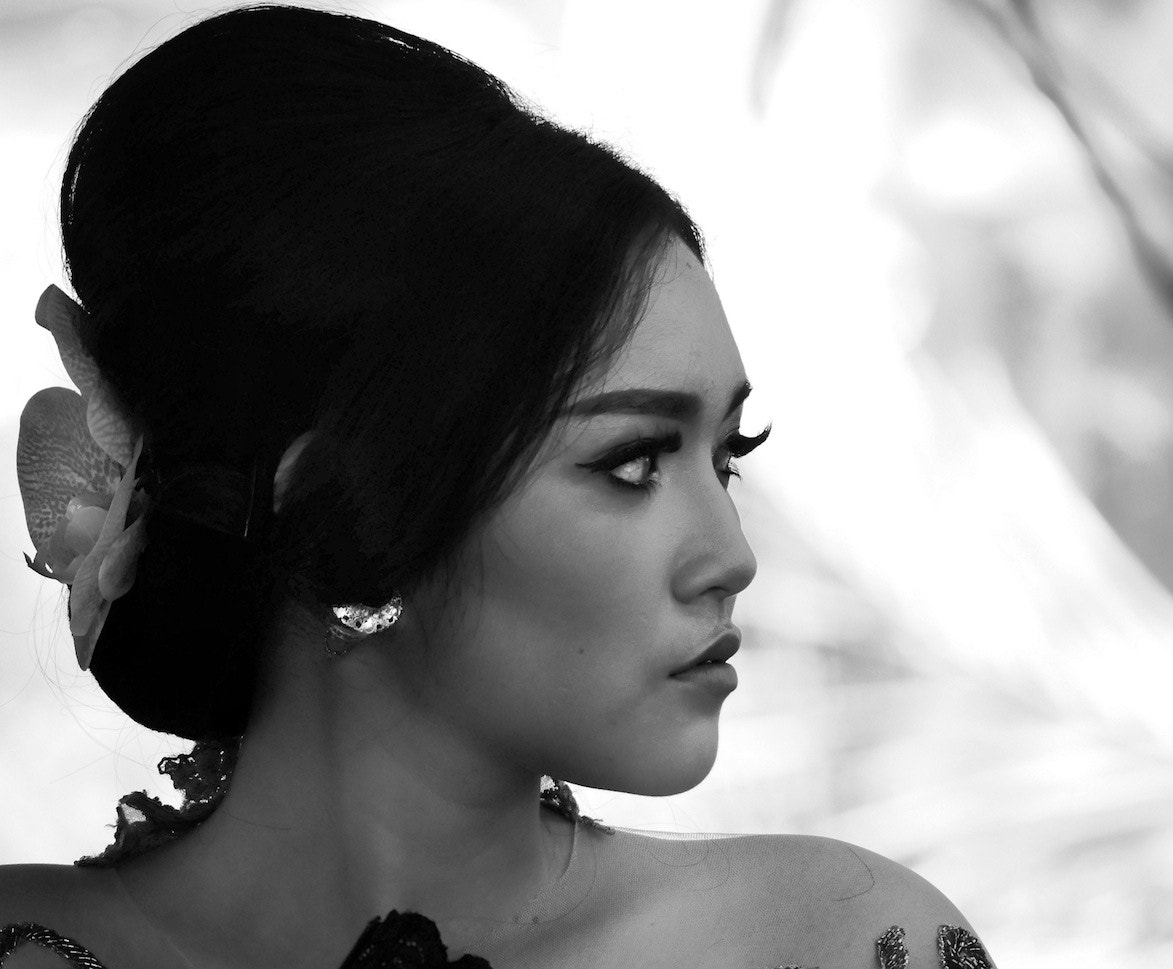 LEICA DG 100-400/F4.0-6.3 sample photo. B/w portrait photography