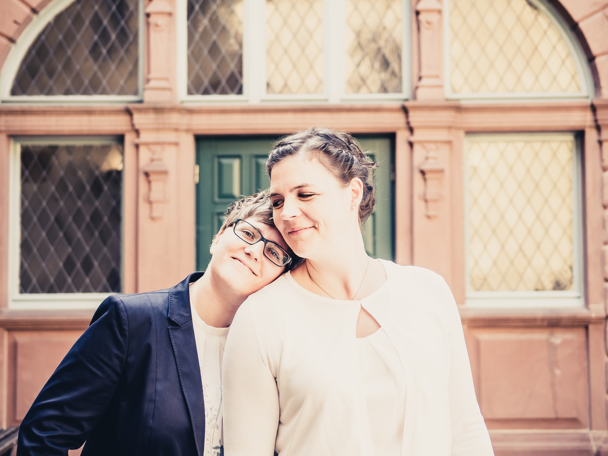 Olympus OM-D E-M5 II + Panasonic Leica DG Summilux 25mm F1.4 II ASPH sample photo. Freshly married photography