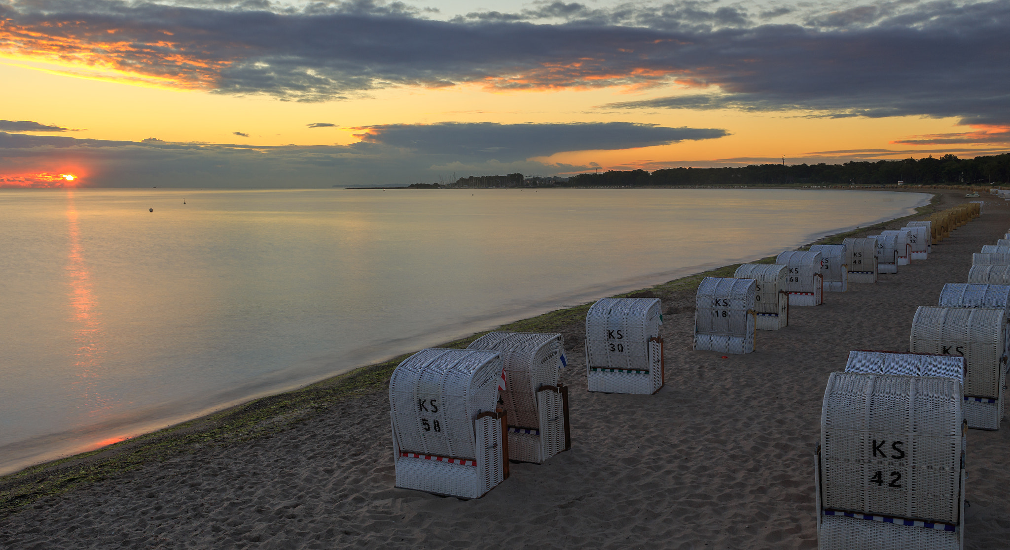 Canon EF 28mm F2.8 IS USM sample photo. Sunrise photography