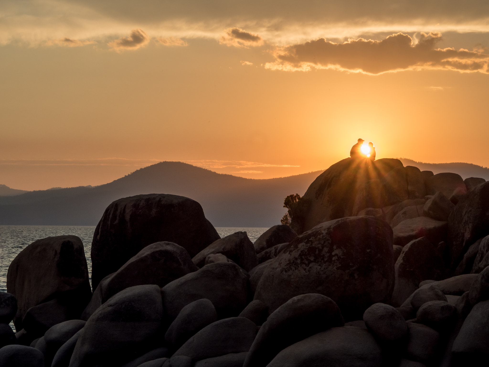 Olympus OM-D E-M5 II + Olympus Zuiko Digital ED 12-60mm F2.8-4.0 SWD sample photo. Lake tahoe sunset photography