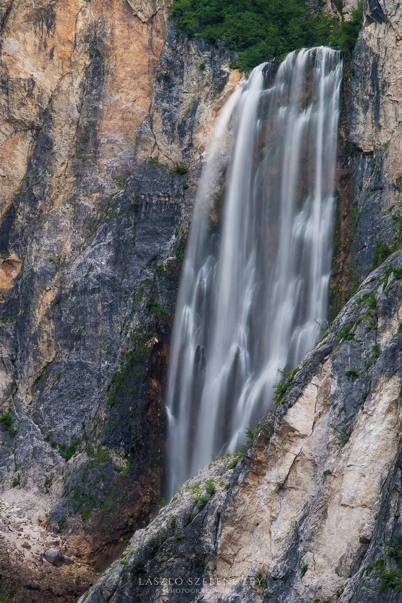 Tamron AF 80-210mm F4-5.6 (178D) sample photo. Boka waterfall photography