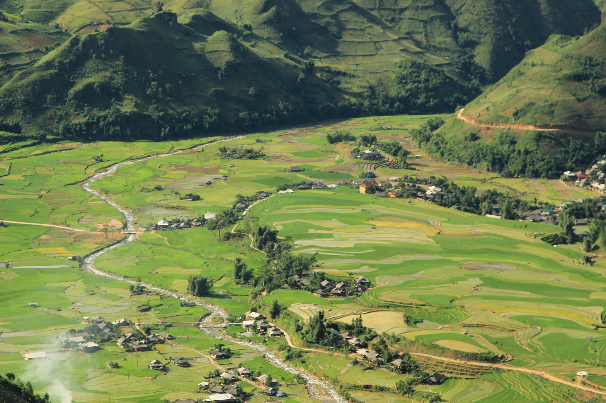 Canon EOS 600D (Rebel EOS T3i / EOS Kiss X5) sample photo. View from khau pha mountain pass photography