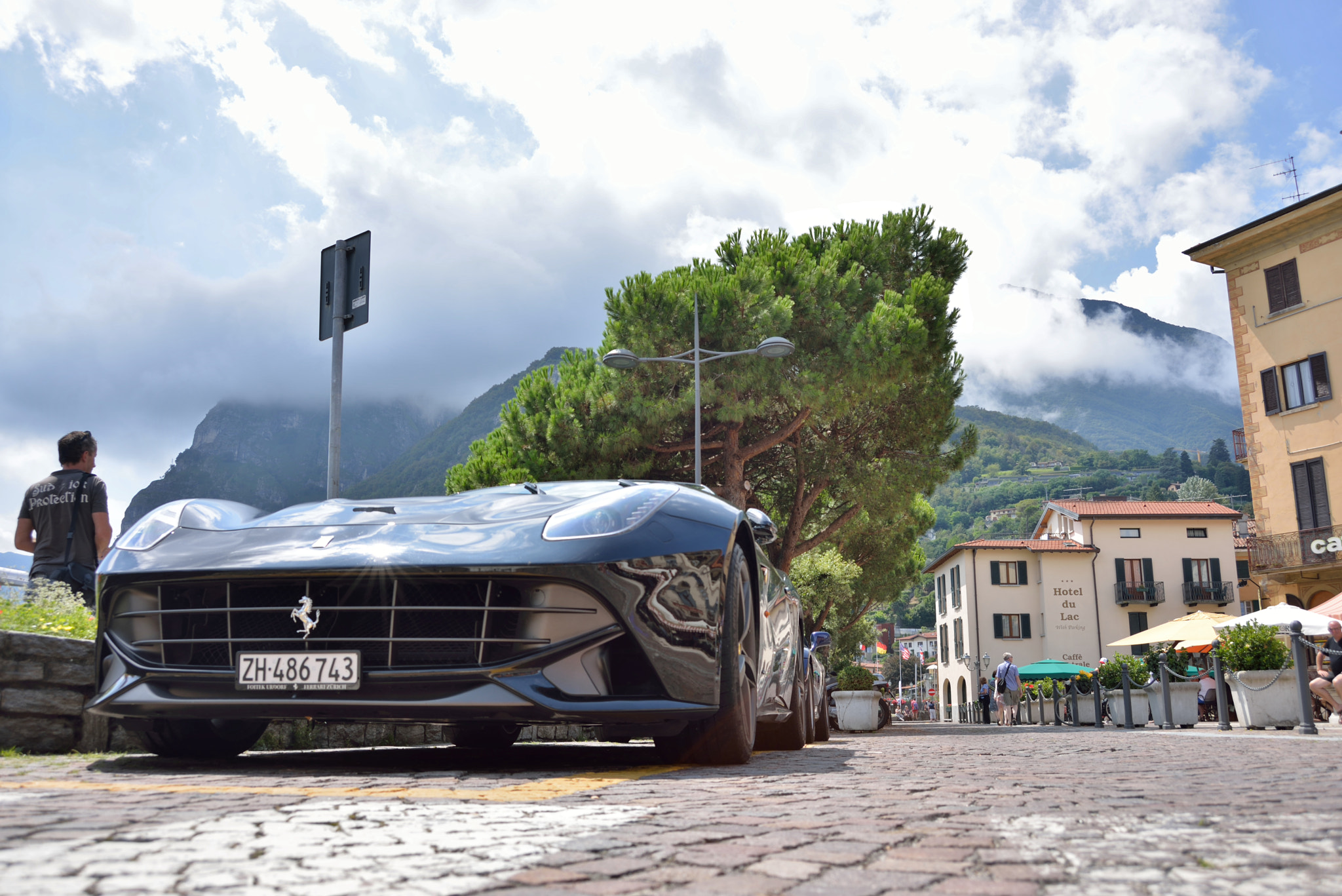 AF Zoom-Nikkor 28-70mm f/3.5-4.5D sample photo. Ferrari in menaggio photography