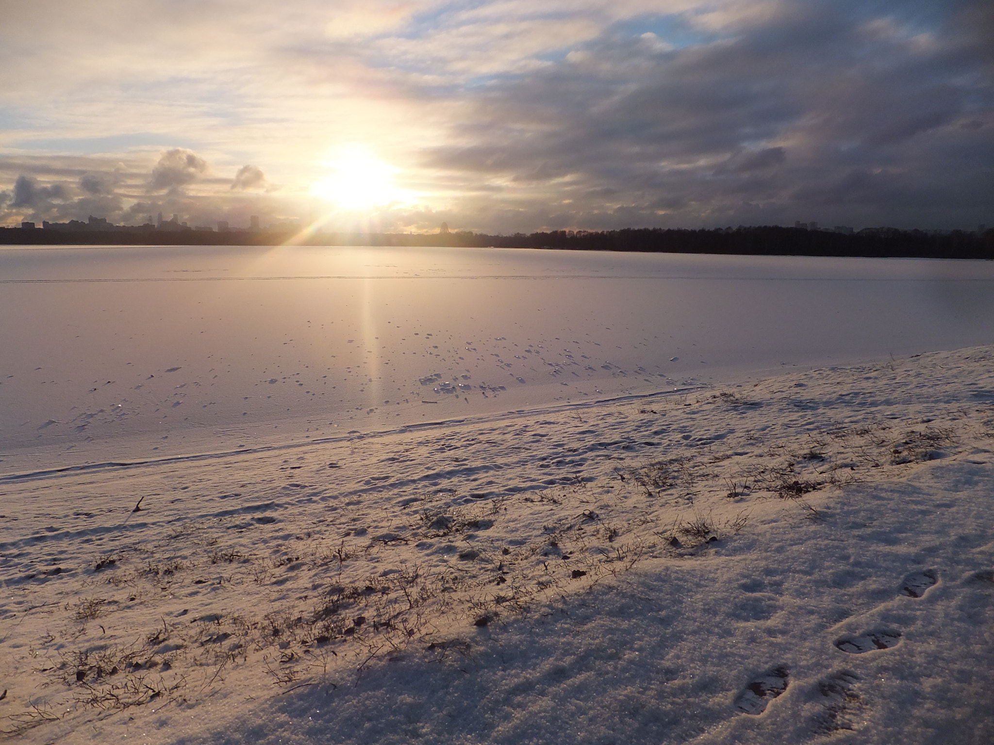 Fujifilm FinePix F600 EXR sample photo. снег photography