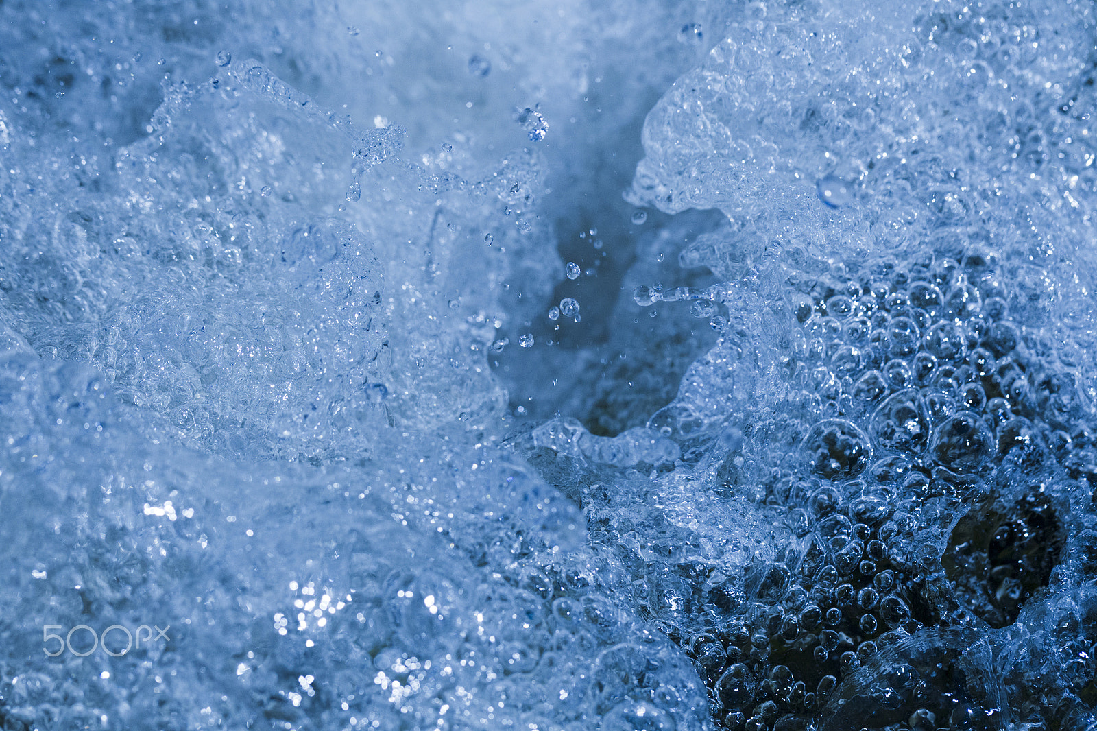 Canon EF 100mm F2.8L Macro IS USM sample photo. Sprays, drops and water splashes photography