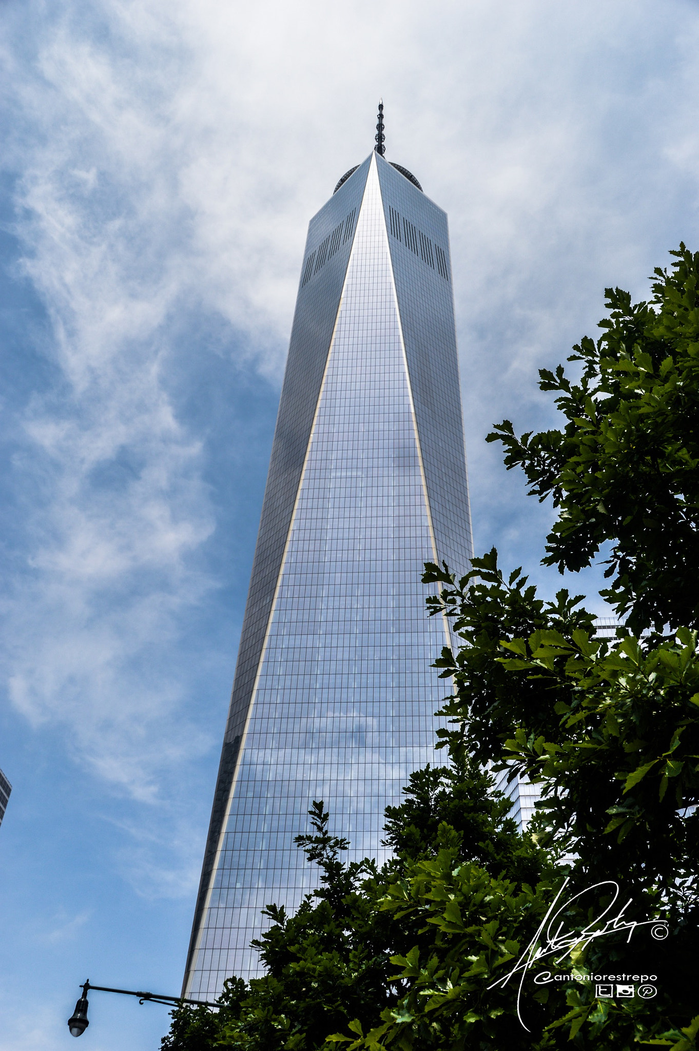 Nikon D3200 + Sigma 18-250mm F3.5-6.3 DC OS HSM sample photo. Torre one en manhattan photography