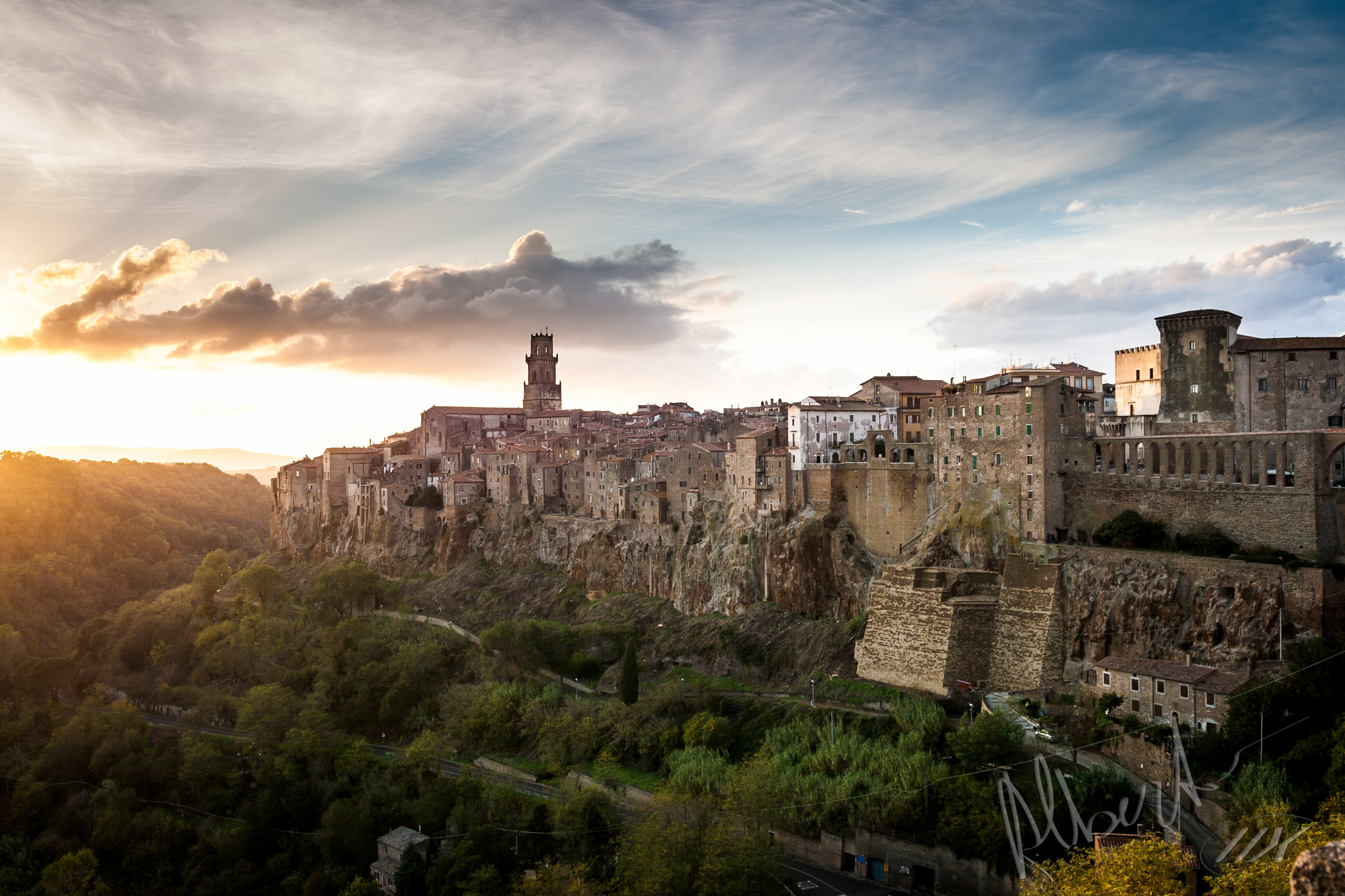 Sigma 17-70mm F2.8-4 DC Macro OS HSM sample photo. Tramonto a pitigliano photography