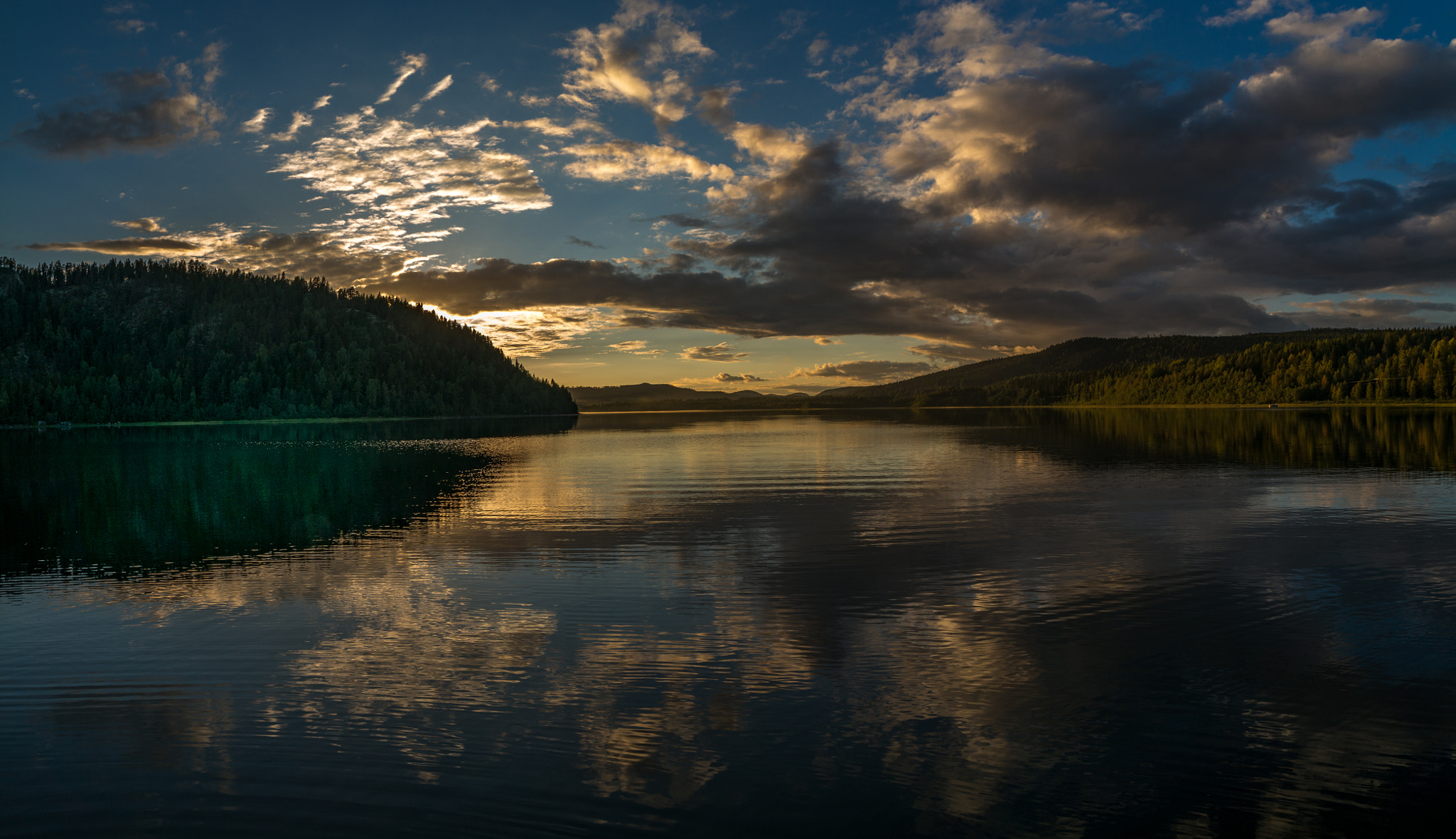 Samsung NX200 + Samsung NX 18-55mm F3.5-5.6 OIS sample photo. Swedish summer evening photography