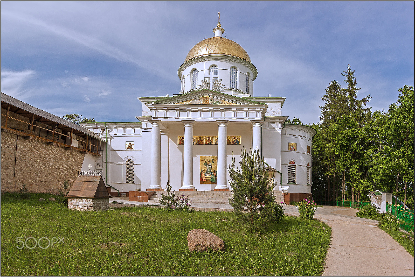 Sigma 10-20mm F3.5 EX DC HSM sample photo. Pskovo pechersky monastery photography