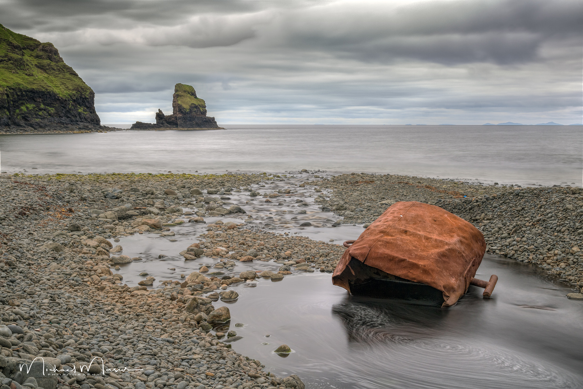 Canon EOS 760D (EOS Rebel T6s / EOS 8000D) + Tamron SP AF 17-50mm F2.8 XR Di II LD Aspherical (IF) sample photo. [talisker bay 1] photography