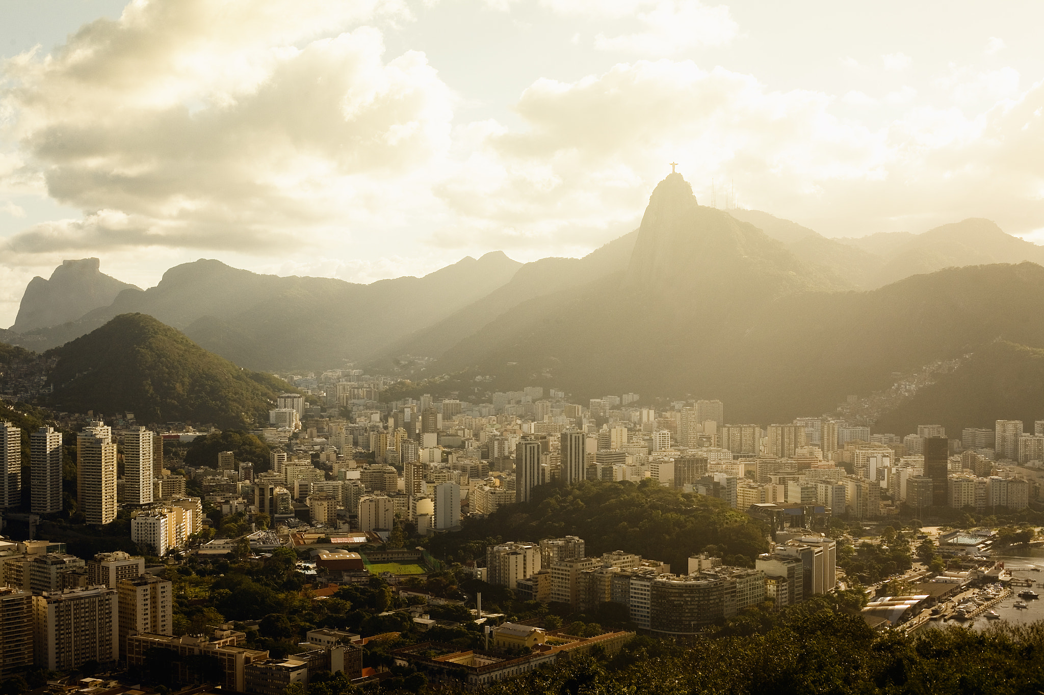 Canon EOS 5D + Canon EF 50mm f/1.8 sample photo. Rio photography
