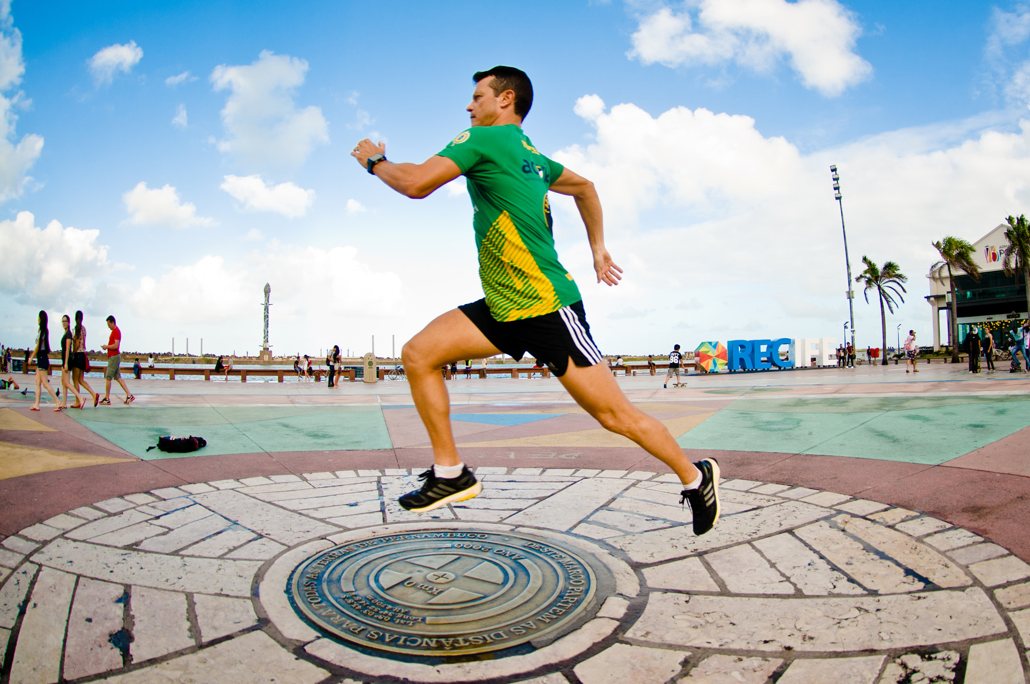 Nikon AF DX Fisheye-Nikkor 10.5mm F2.8G ED sample photo. Runner's world (fotos jedson nobre) photography