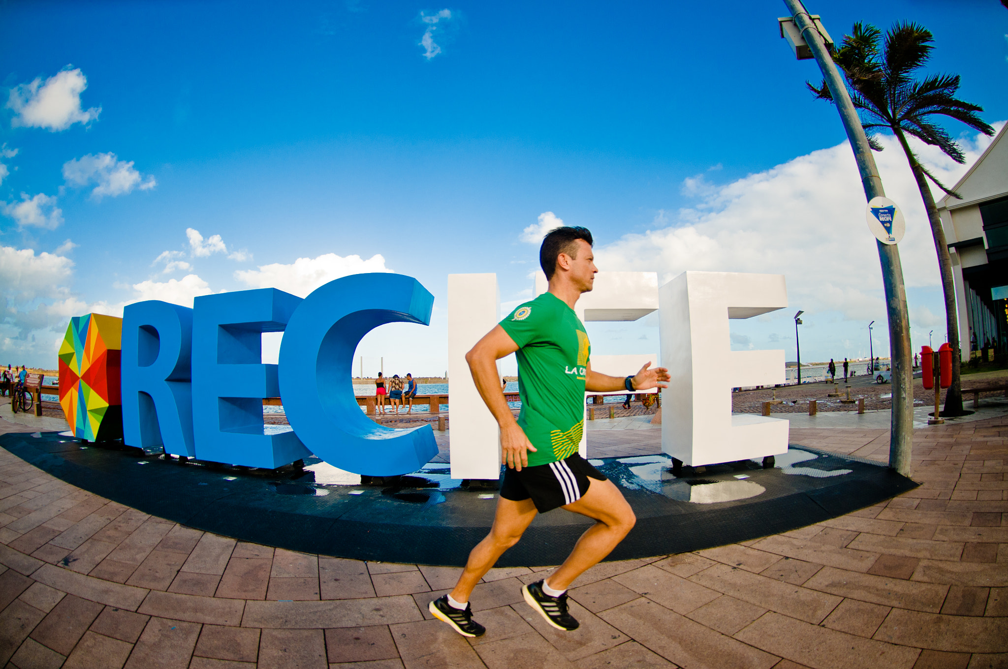 Nikon AF DX Fisheye-Nikkor 10.5mm F2.8G ED sample photo. Runner's world (fotos jedson nobre) photography