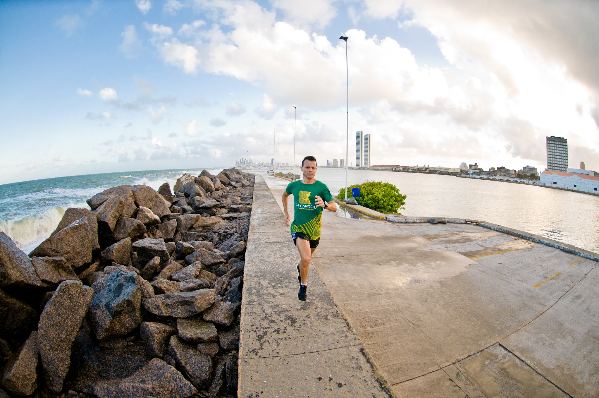 Nikon AF DX Fisheye-Nikkor 10.5mm F2.8G ED sample photo. Runner's world (fotos jedson nobre) photography