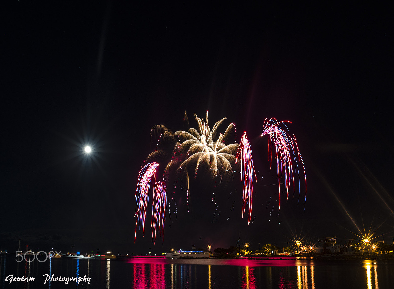 Nikon D750 + AF Zoom-Nikkor 35-70mm f/2.8D sample photo. Moonlight fireworks photography