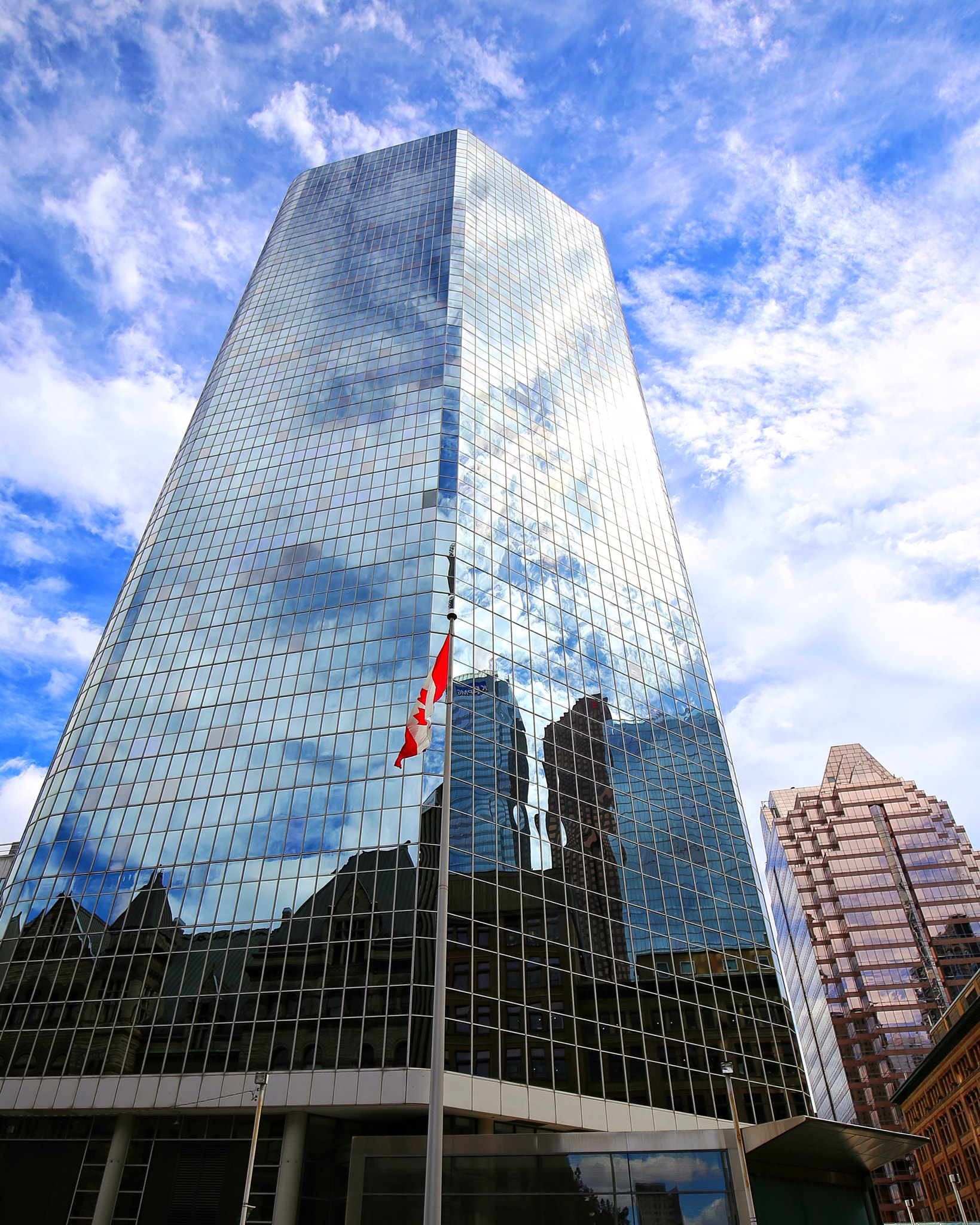 Canon EF 16-35mm F4L IS USM sample photo. 20queen street waste photography