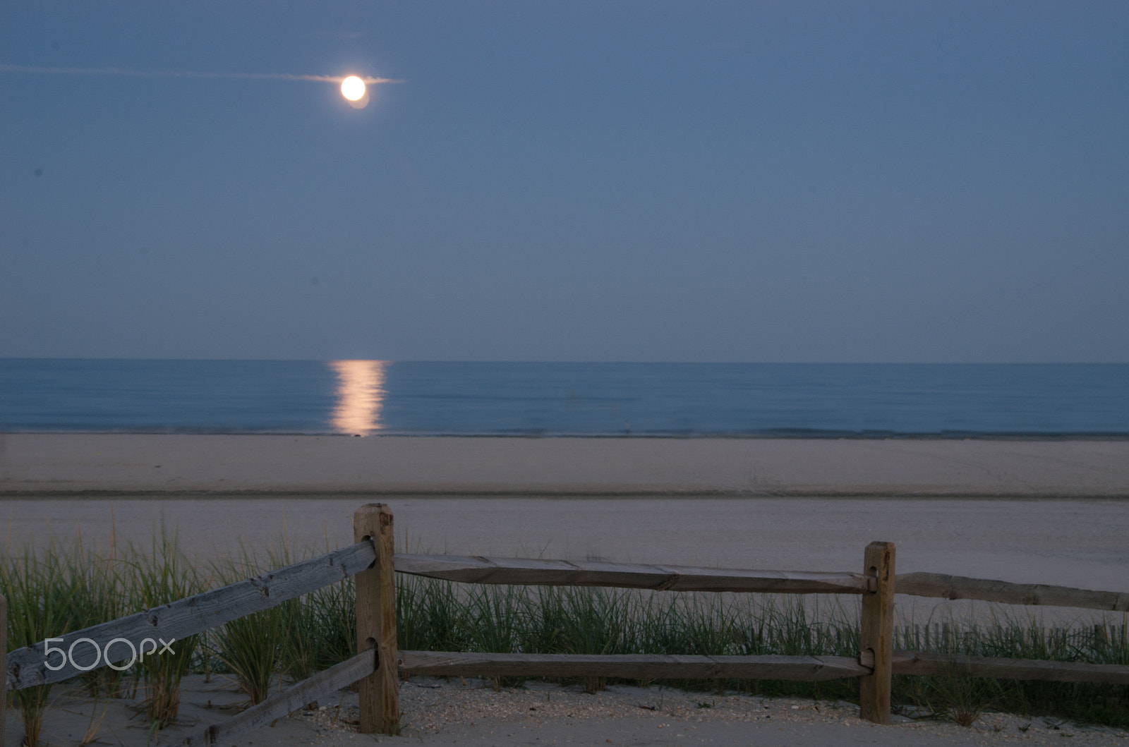 Nikon D5100 sample photo. Moonlit beach entrance photography