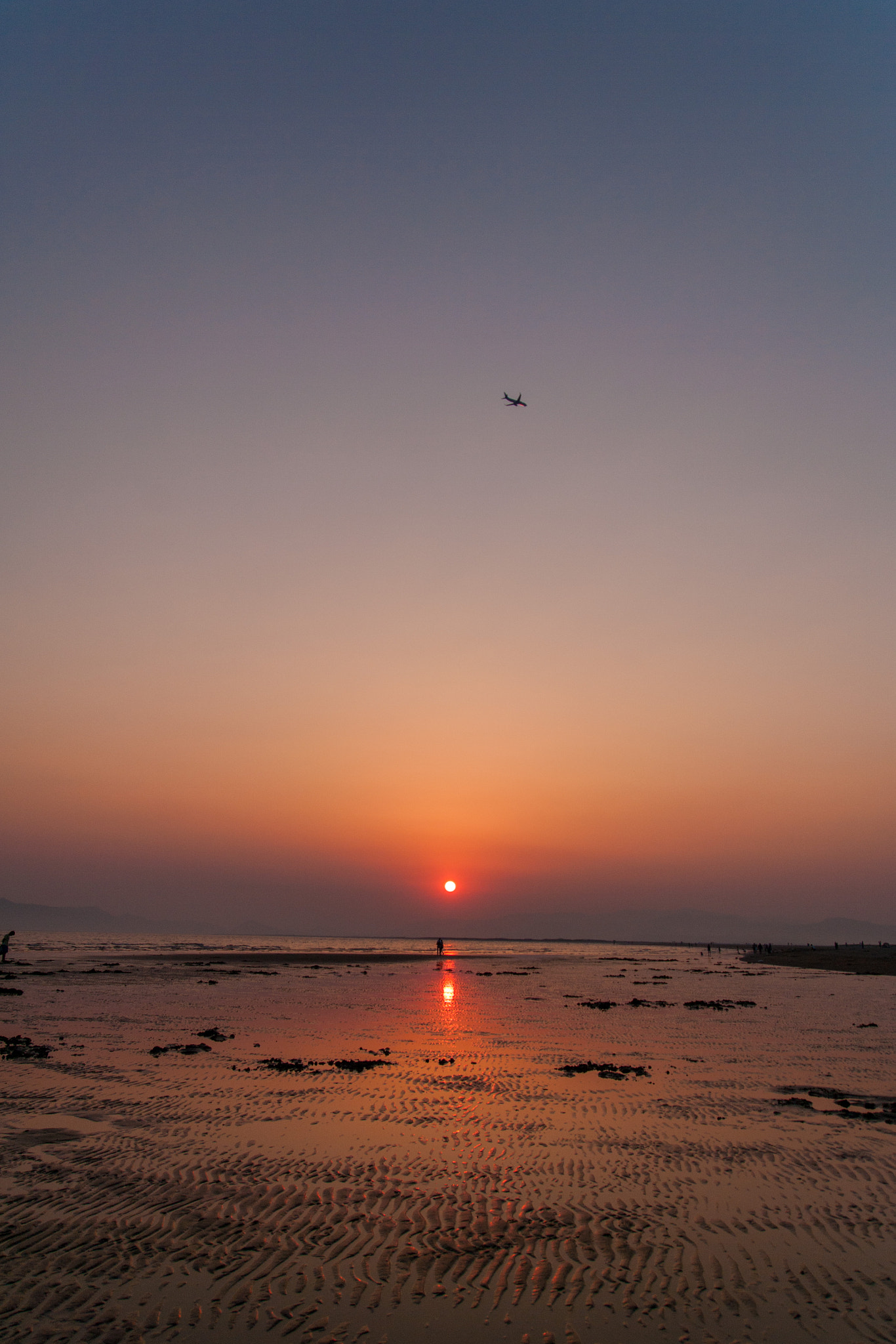 Tamron SP AF 17-50mm F2.8 XR Di II LD Aspherical (IF) sample photo. Sunset flying photography