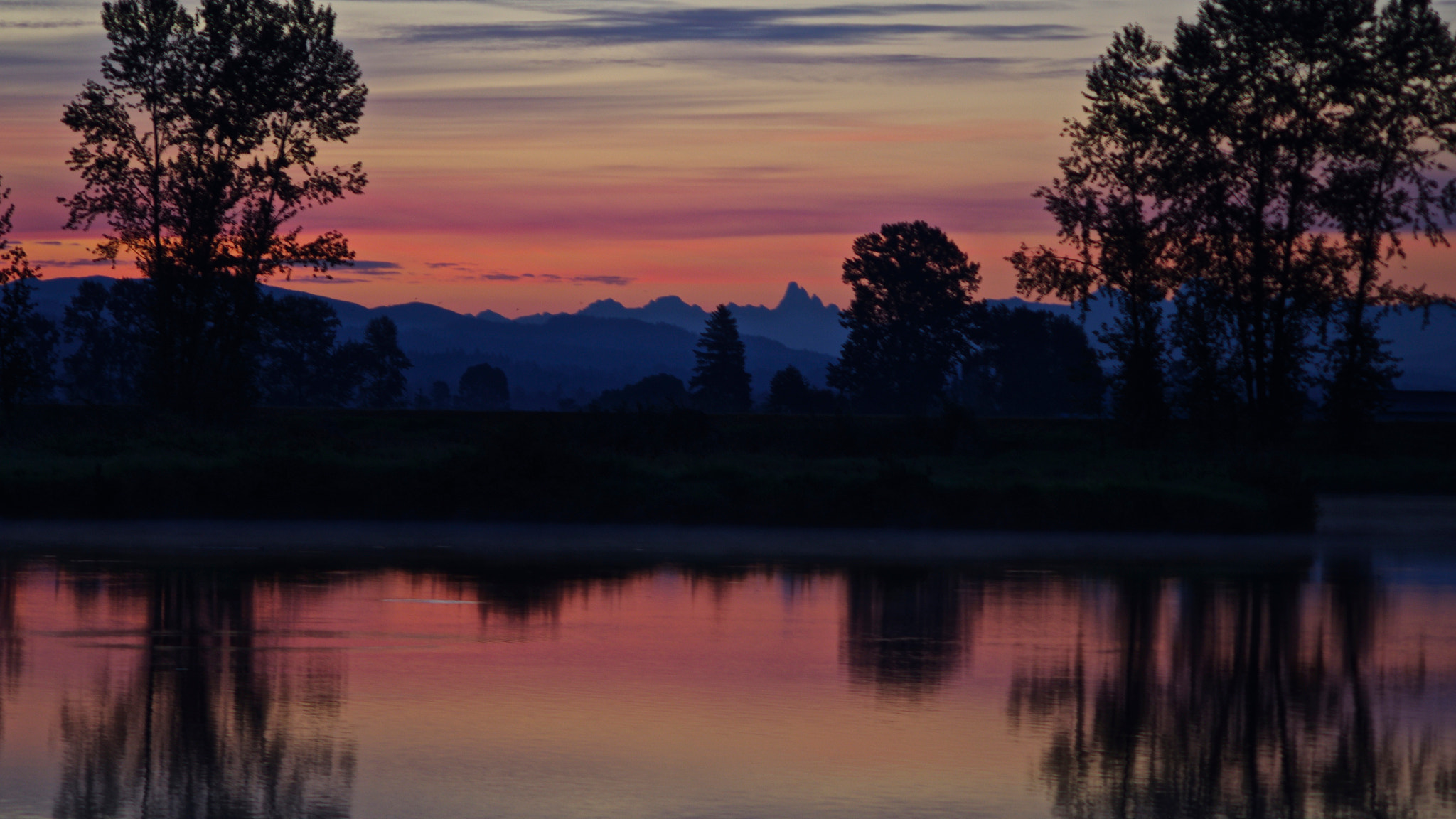 smc PENTAX-FA J 75-300mm F4.5-5.8 AL sample photo. Morning reflection photography