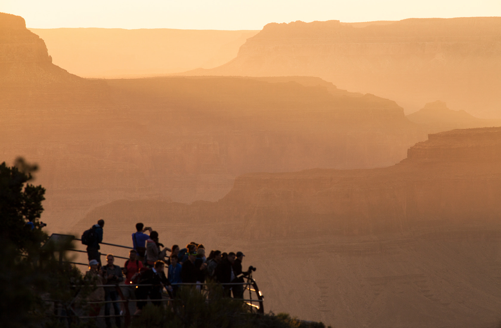 Canon EF 200mm F2.8L II USM sample photo. People on the edge photography