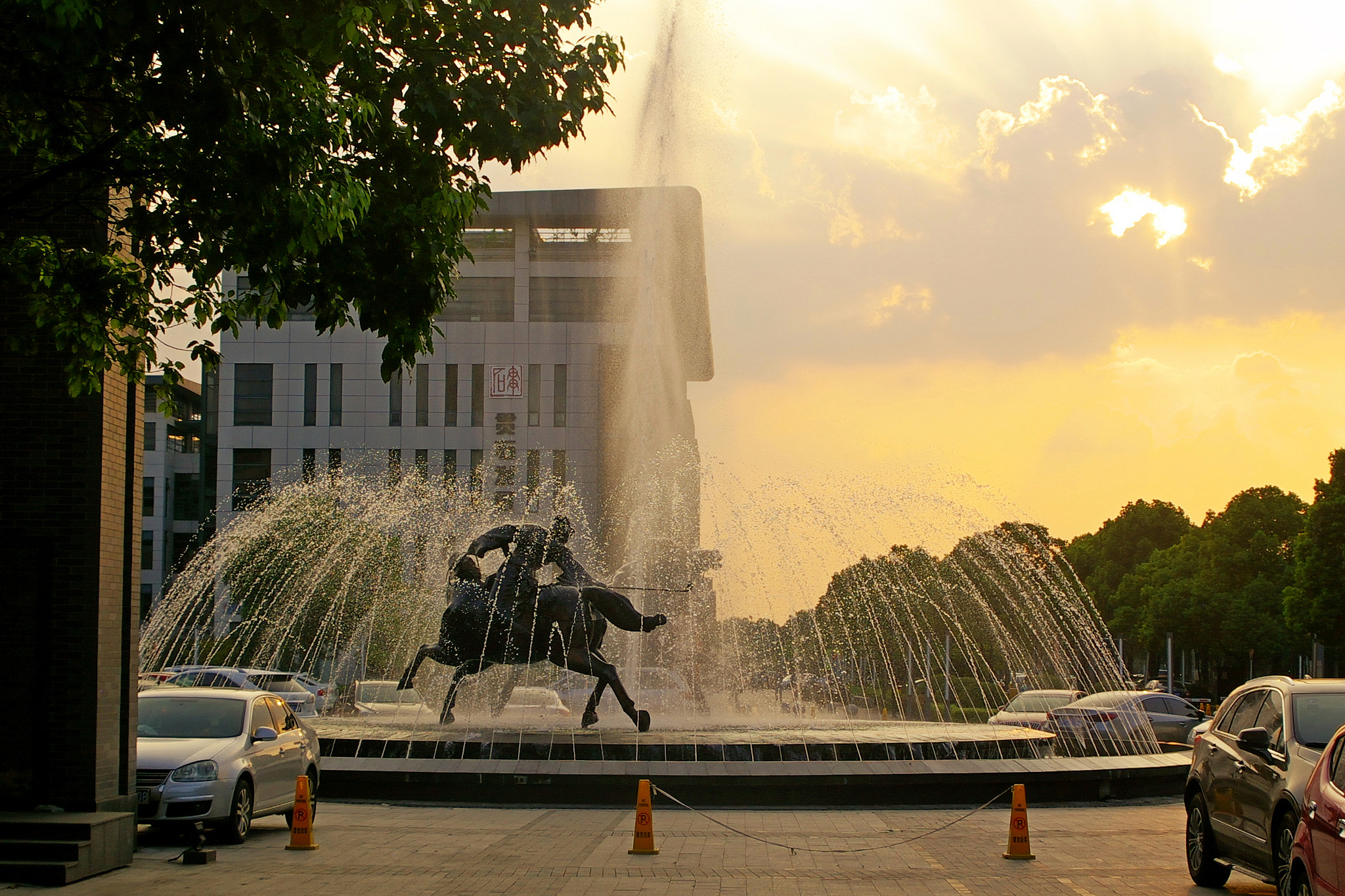 smc PENTAX-F 35-80mm F4-5.6 sample photo. Fountain sunset photography