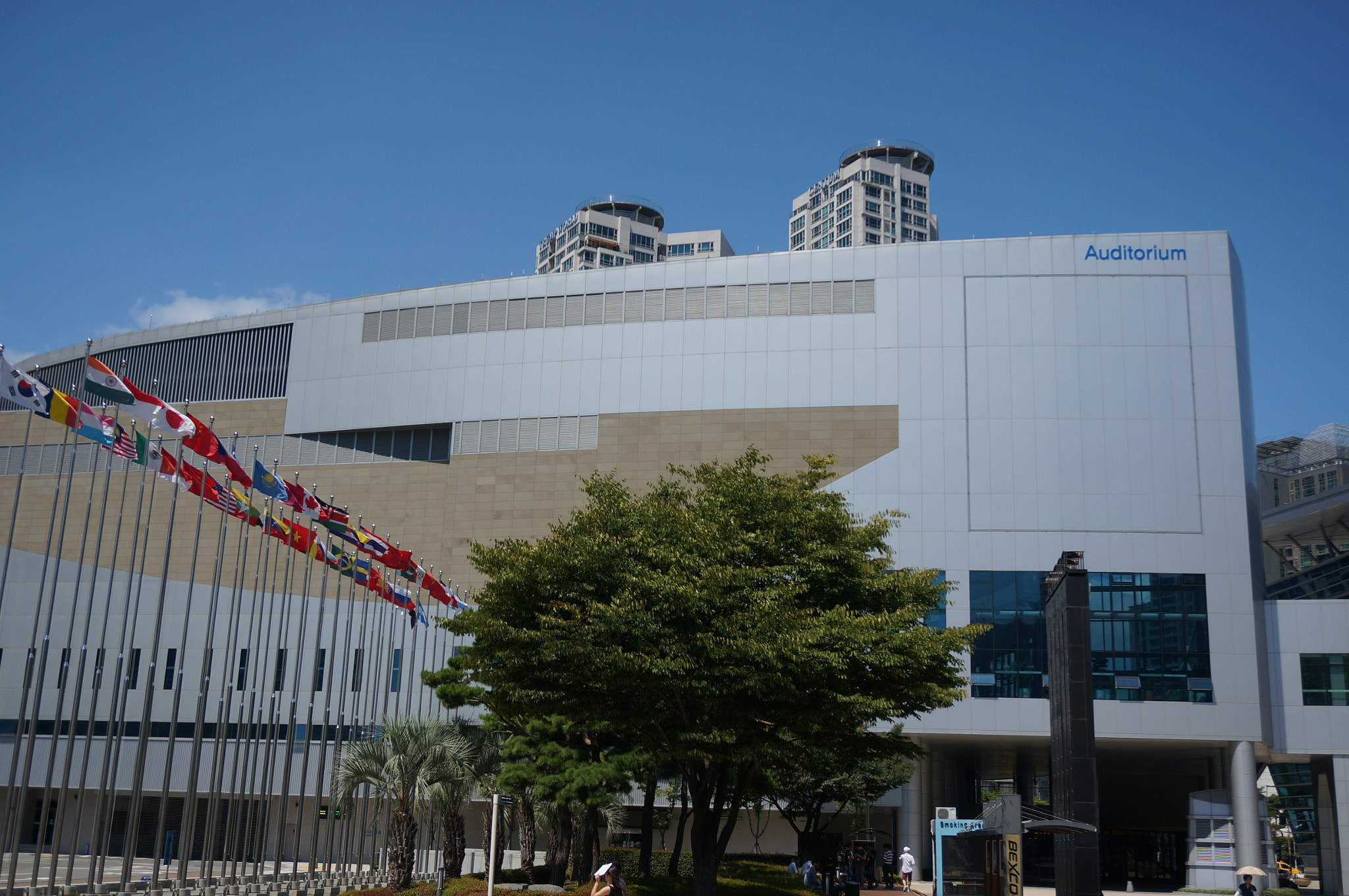 Sony Alpha NEX-5T + Sony E 18-50mm F4-5.6 sample photo. Bexco auditorium photography