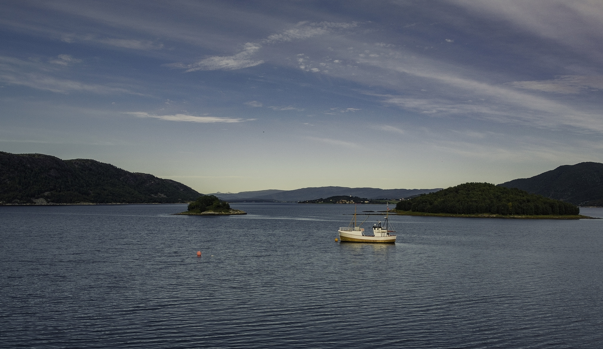 Nikon 1 Nikkor 11-27.5mm F3.5-5.6 sample photo. Innerst i fjorden photography