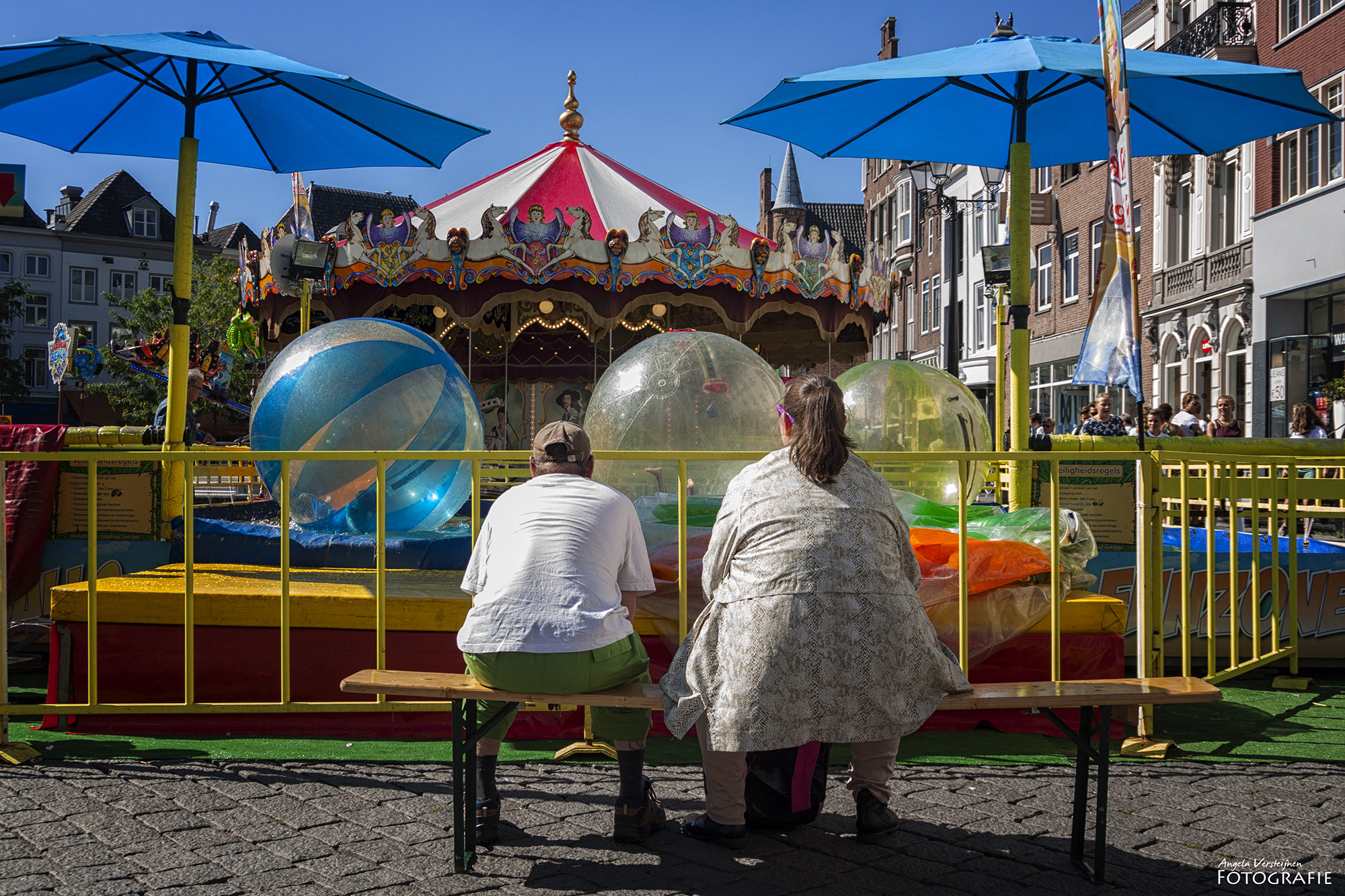 Sigma 18-250mm F3.5-6.3 DC OS HSM sample photo. At the funfair photography