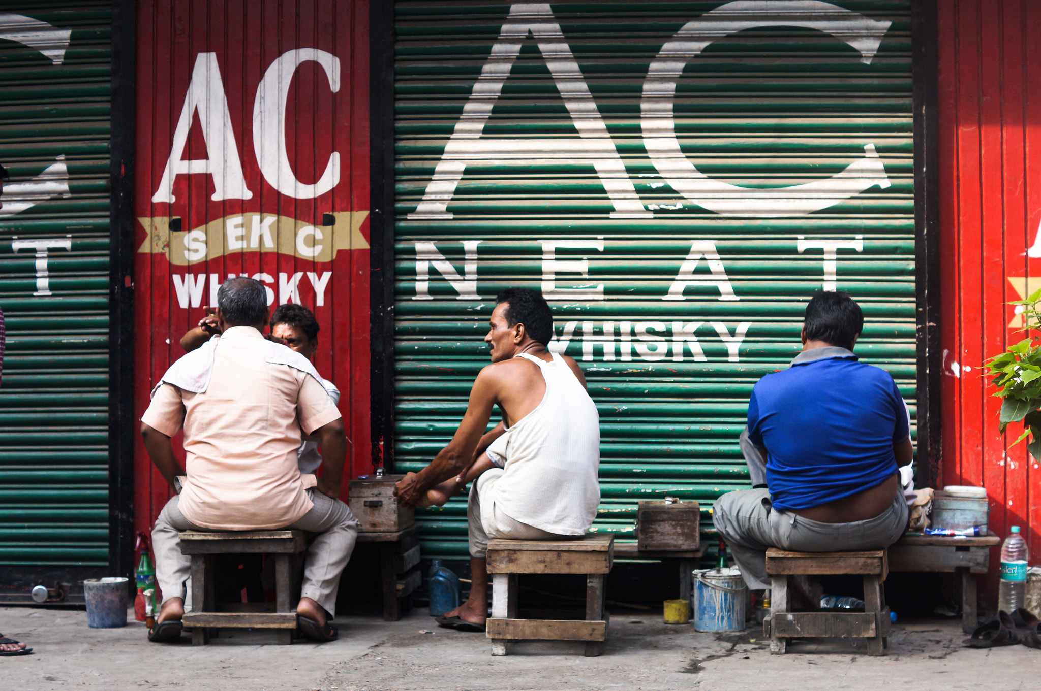 Sony SLT-A37 + Sony DT 50mm F1.8 SAM sample photo. Everyday scenes from the streets of kolkata. from the roadside barber shops to the others who... photography