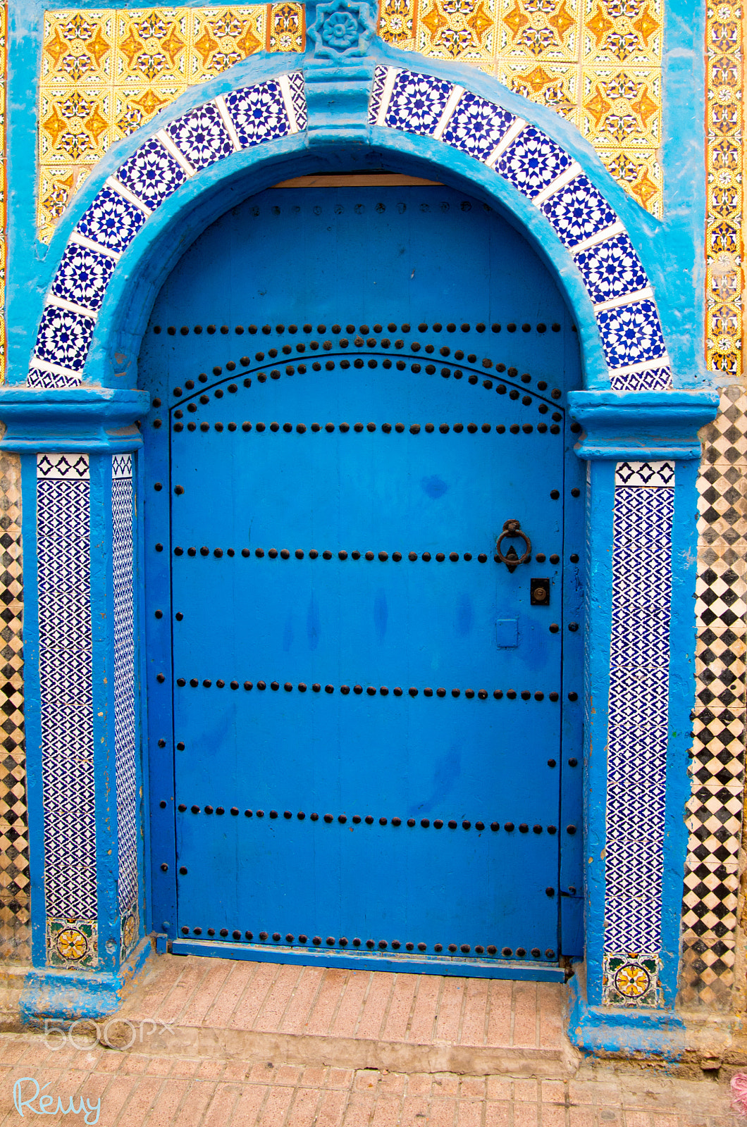 Pentax K-30 + Sigma sample photo. Blue door photography