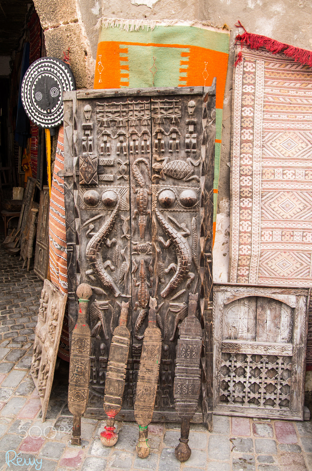 Pentax K-30 + Sigma sample photo. Door photography