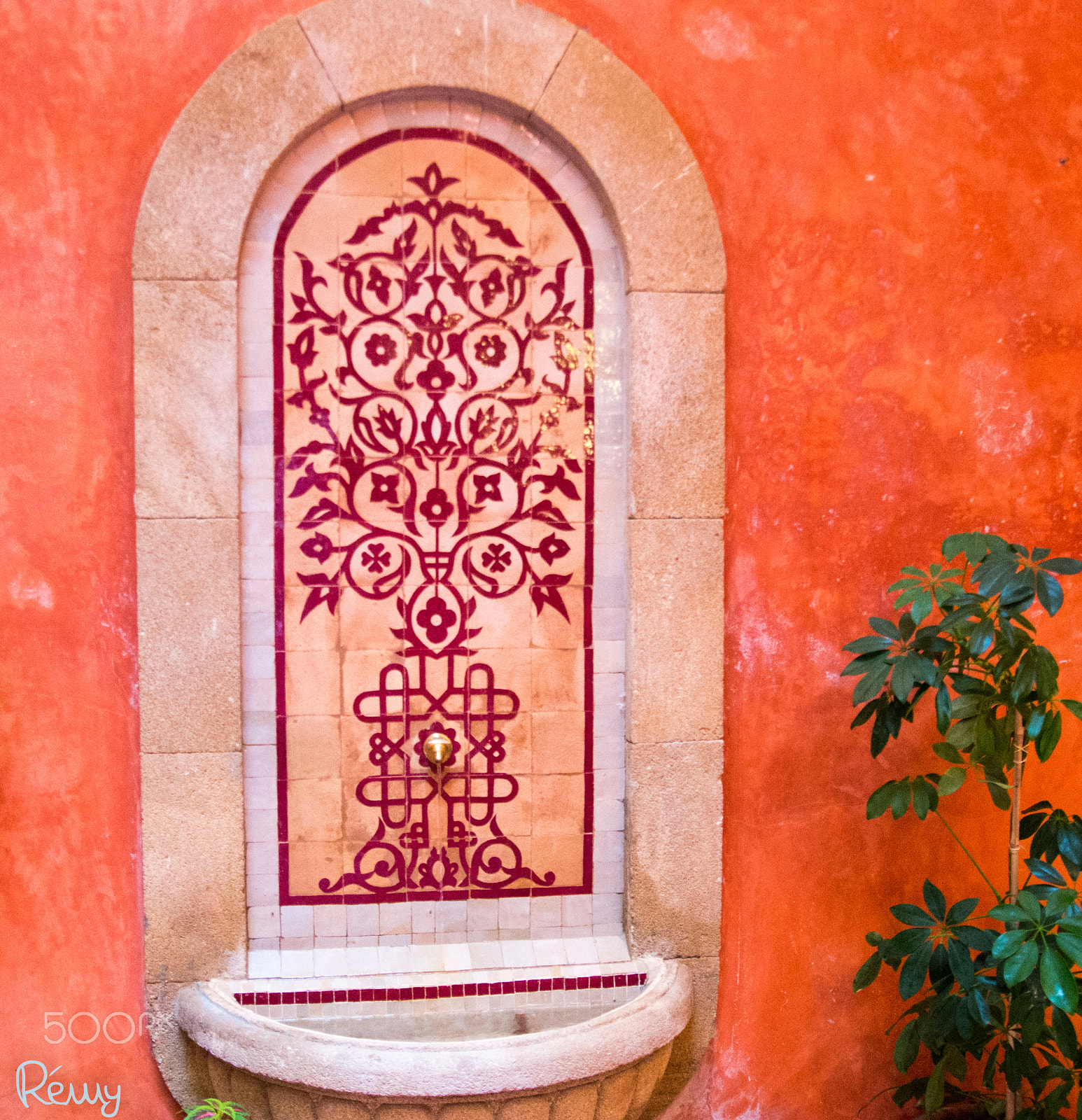 Pentax K-30 + Sigma sample photo. Fountain photography