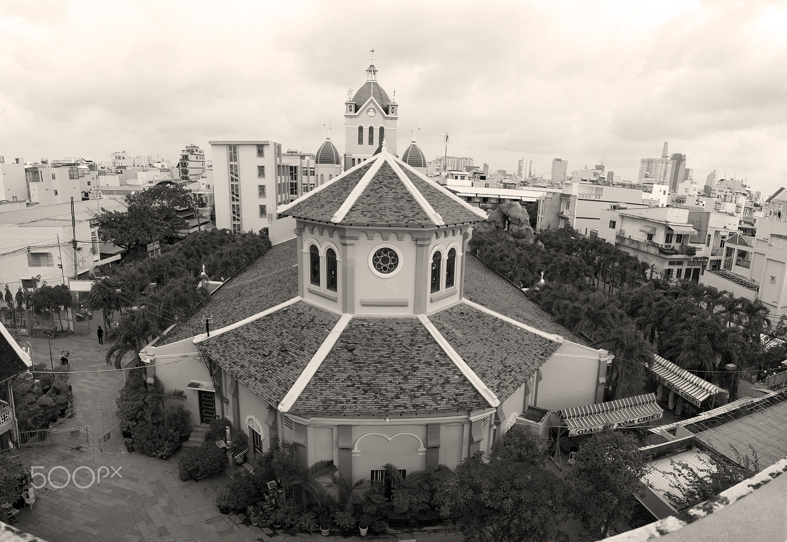Canon 24.0-70.0 mm sample photo. Xóm chiếu ẩn hiện nét cổ xưa photography