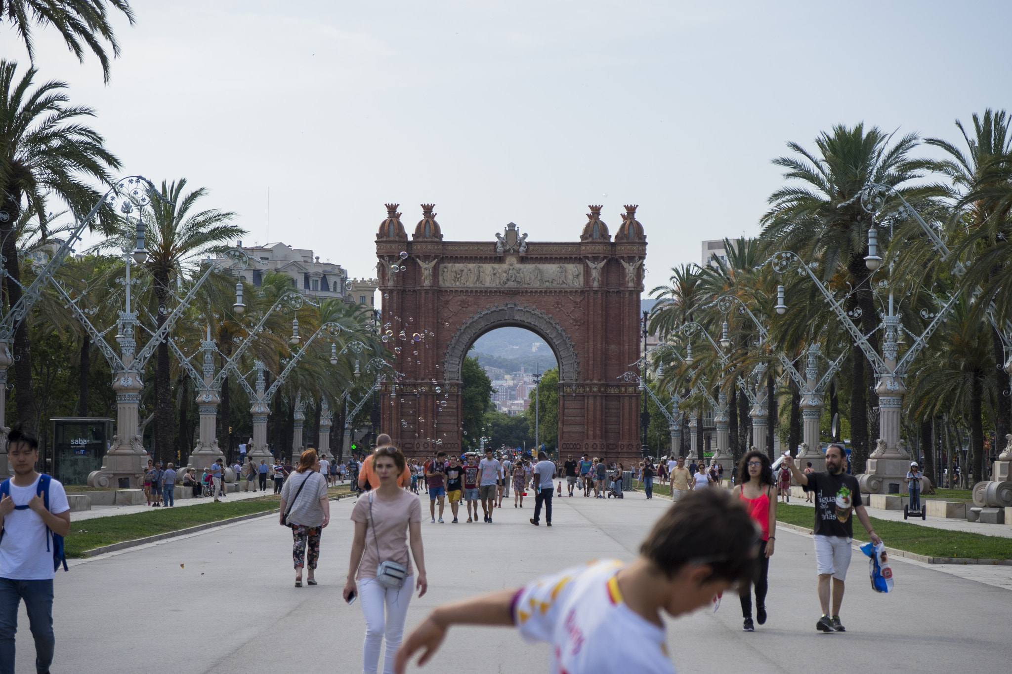 Sony a7 II + Sony Vario-Tessar T* E 16-70mm F4 ZA OSS sample photo. Arc de triomf, barcelona photography