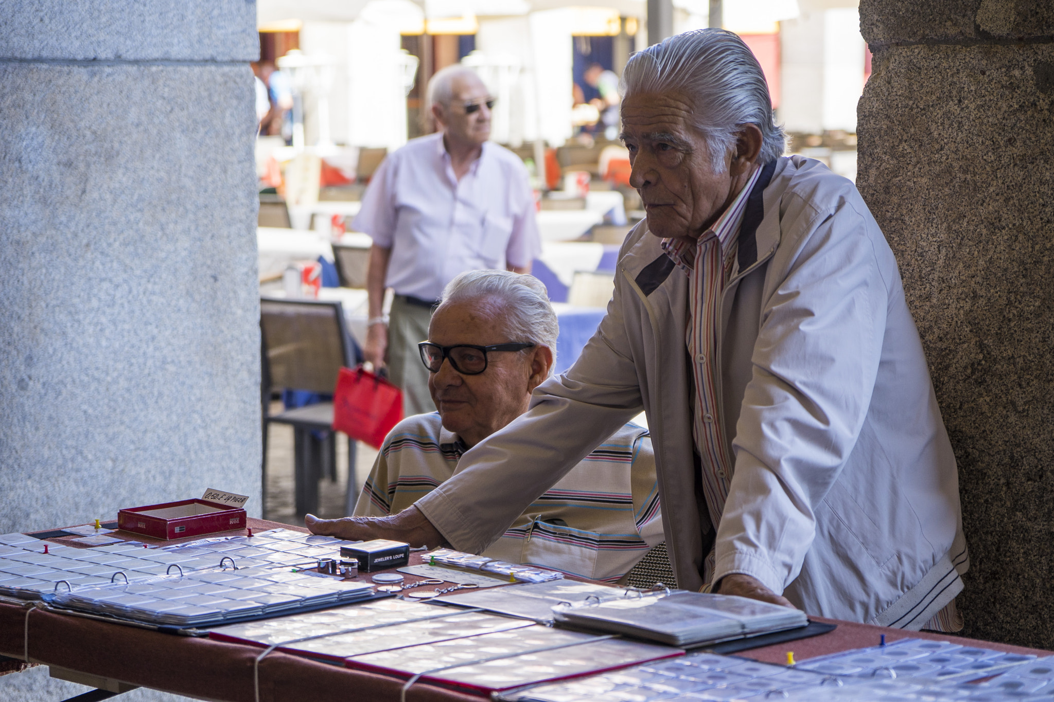 Sony a7 II + Sony Vario-Tessar T* E 16-70mm F4 ZA OSS sample photo. Plaza mayor, madrid photography