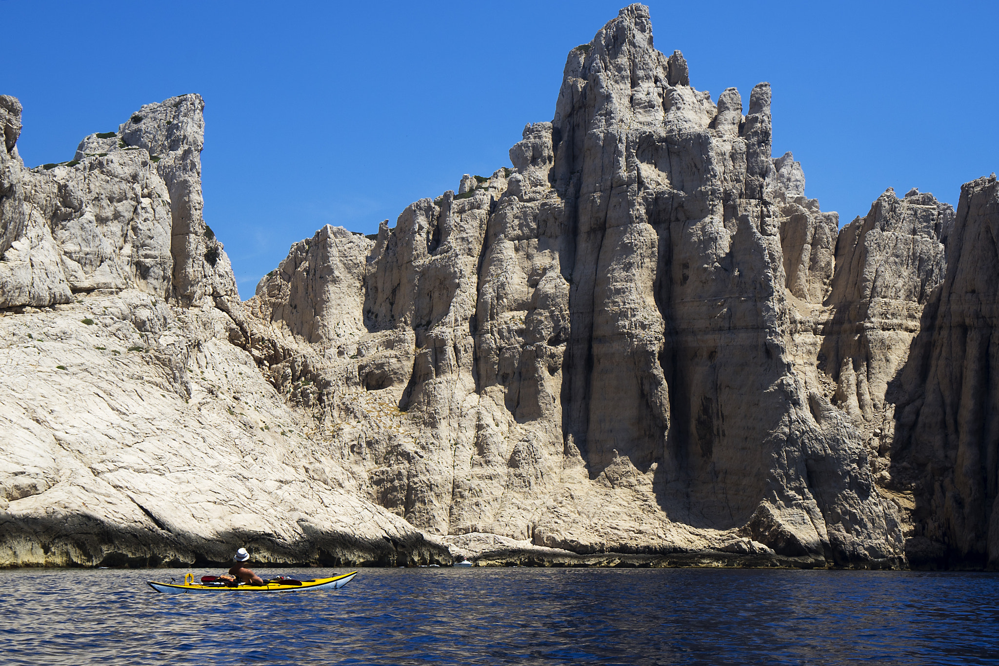 Sony a7 II + Sony Vario-Tessar T* E 16-70mm F4 ZA OSS sample photo. Calanque des contrebandiers, marseille france photography