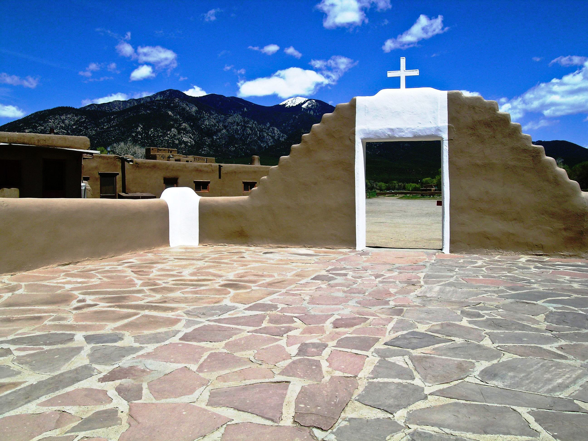 Nikon E5400 sample photo. Taos pueblo church photography