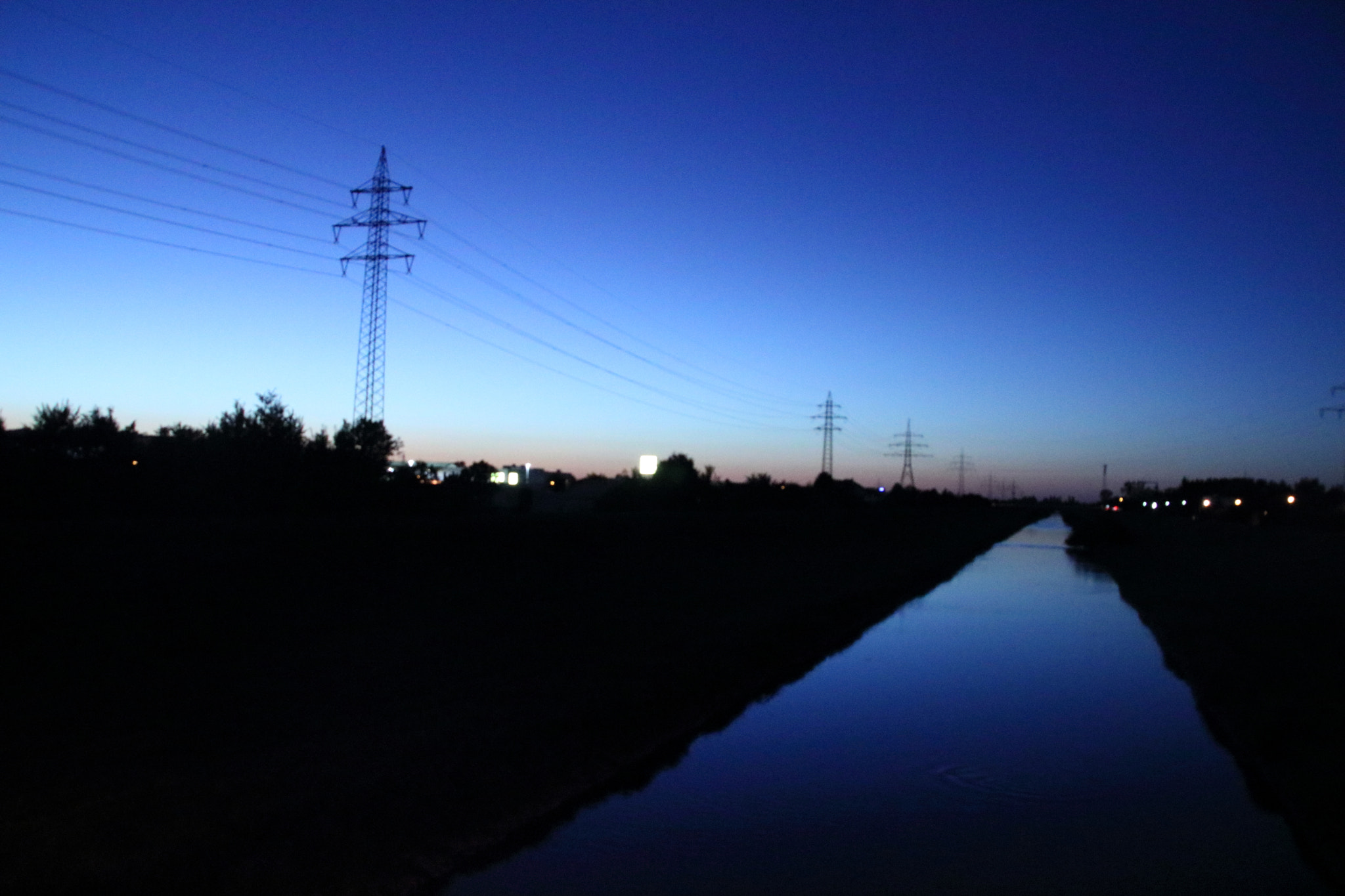 Canon EOS 750D (EOS Rebel T6i / EOS Kiss X8i) + Canon TS-E 90mm F2.8 Tilt-Shift sample photo. River kinzig photography