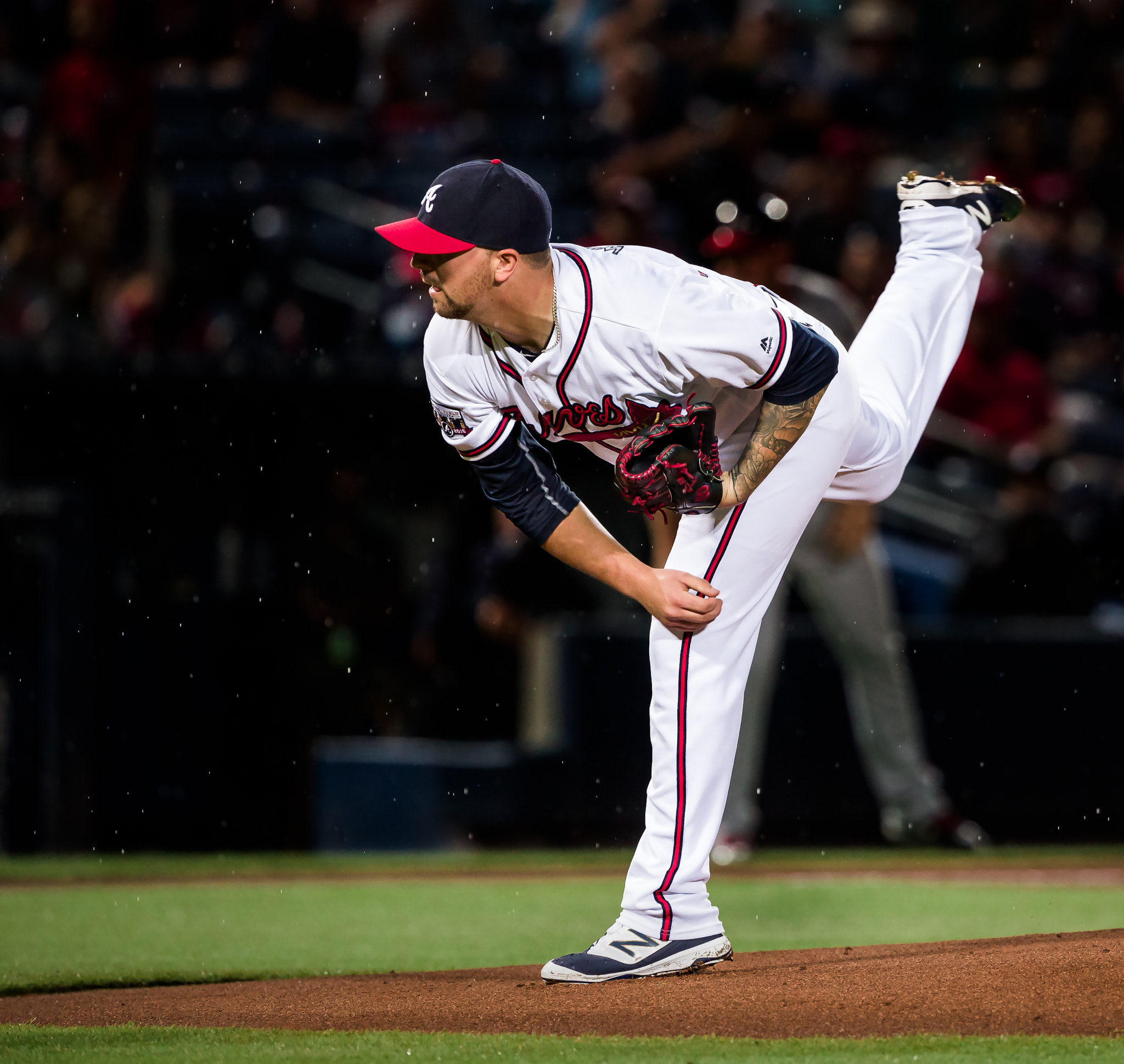 Canon EOS-1D X Mark II + Canon EF 300mm F2.8L IS II USM sample photo. Pitching in the rain photography